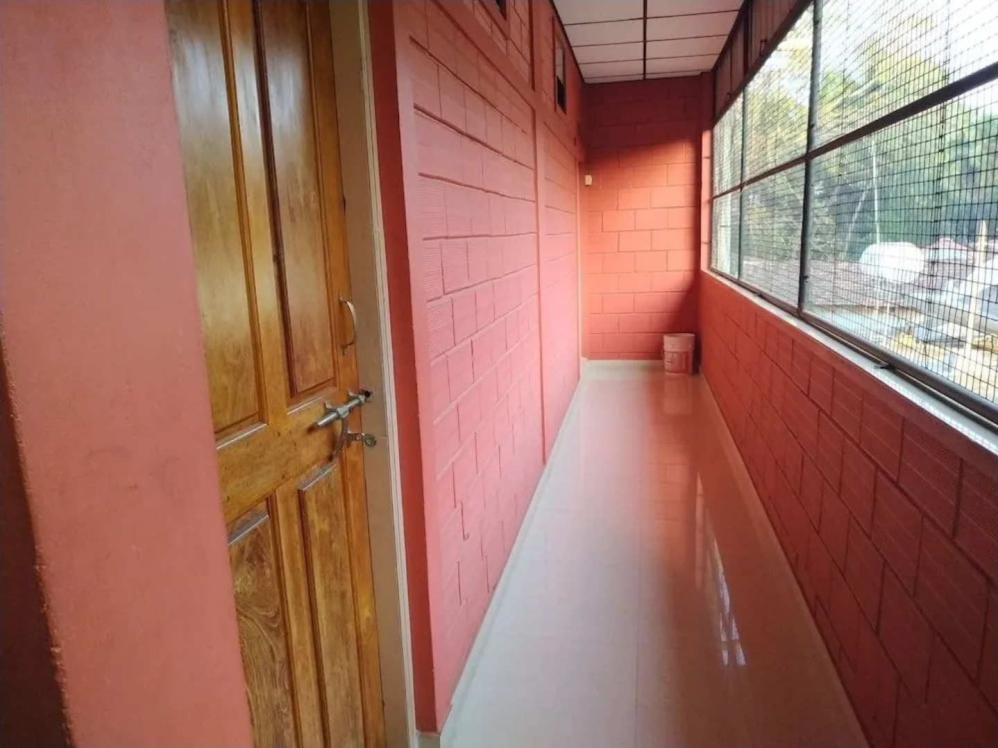 Iroomz Savitri Guest House