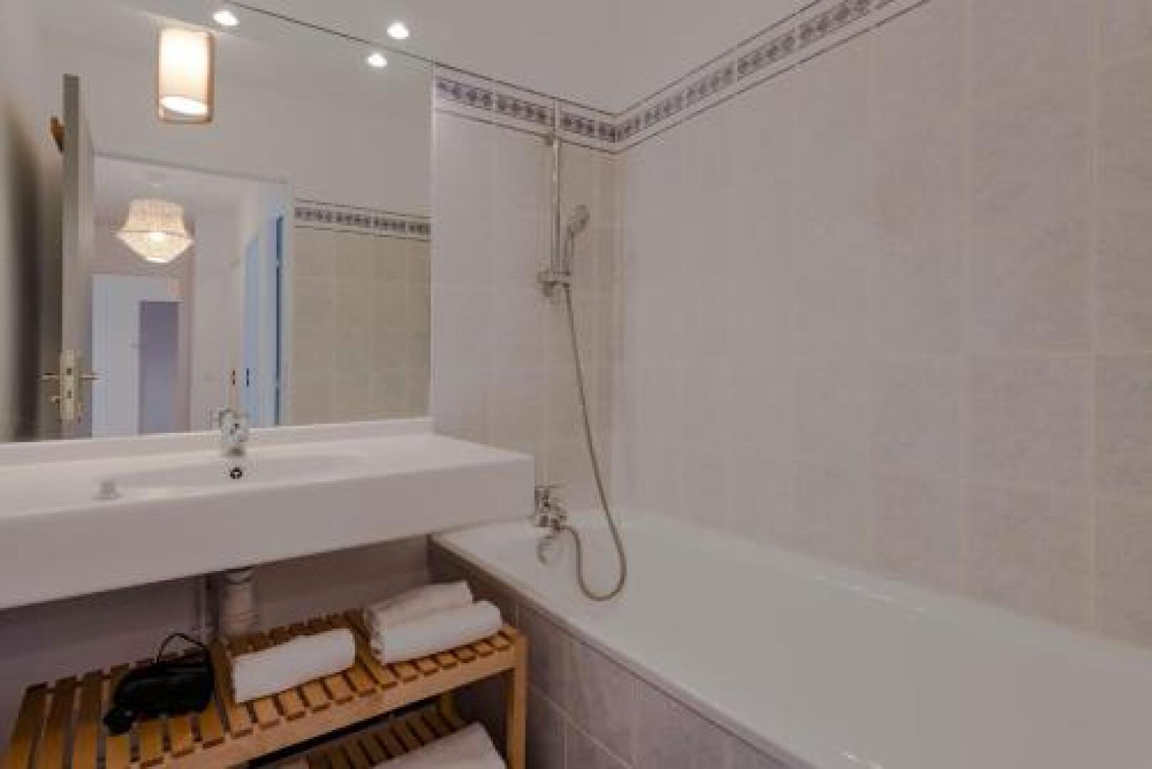 Standing apartment in Disneyland BMYGUEST