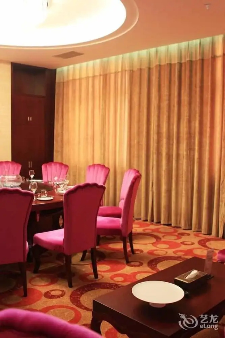 Wuhan Jiutong Haiyuan Hotel