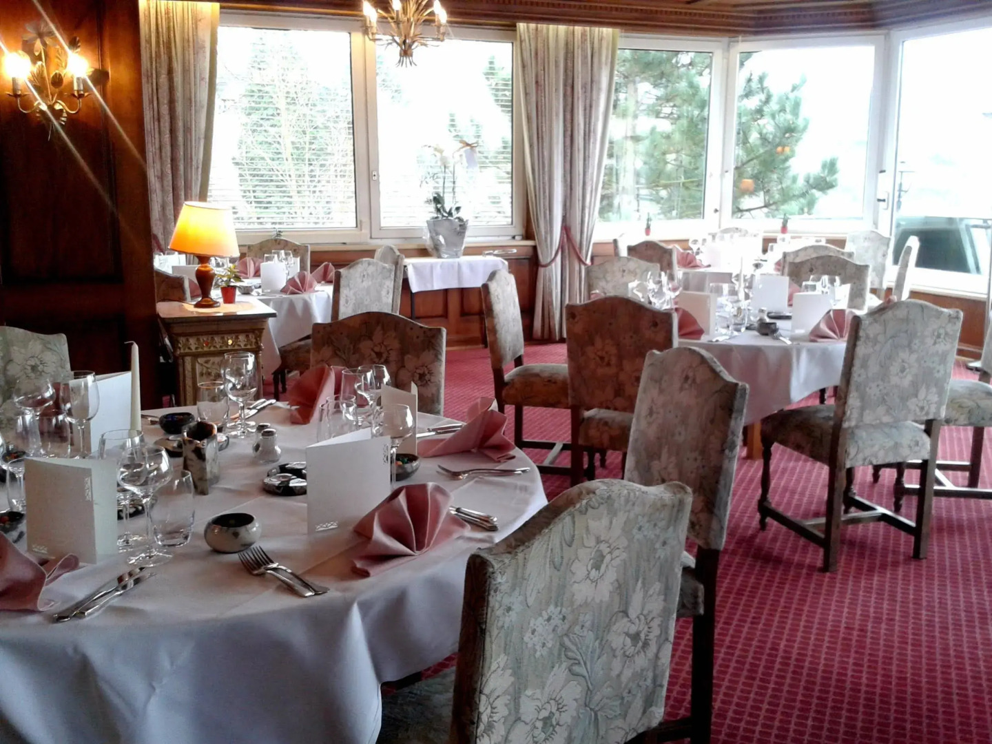 Hôtel Restaurant Aux Trois Roses