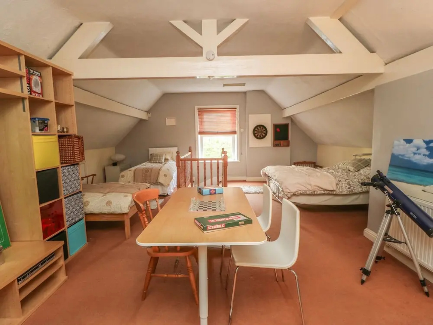 Lyndhurst, Brighouse