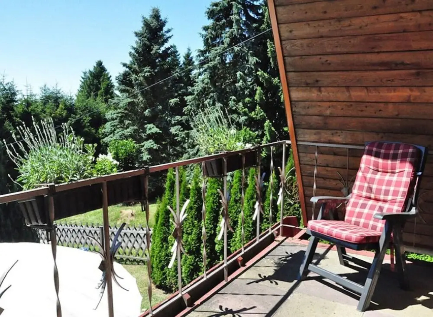 Cozy Forest Hideaway in Suhl