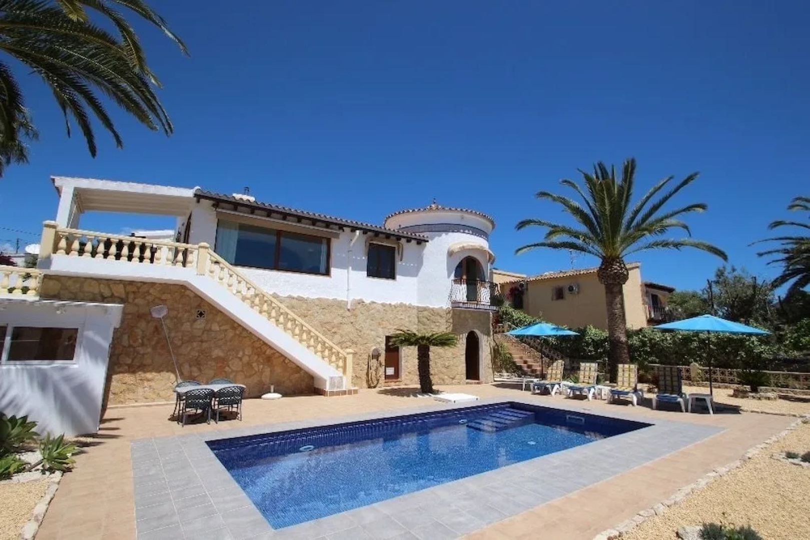 Golondrina - panoramic hillside holiday house in Moraira