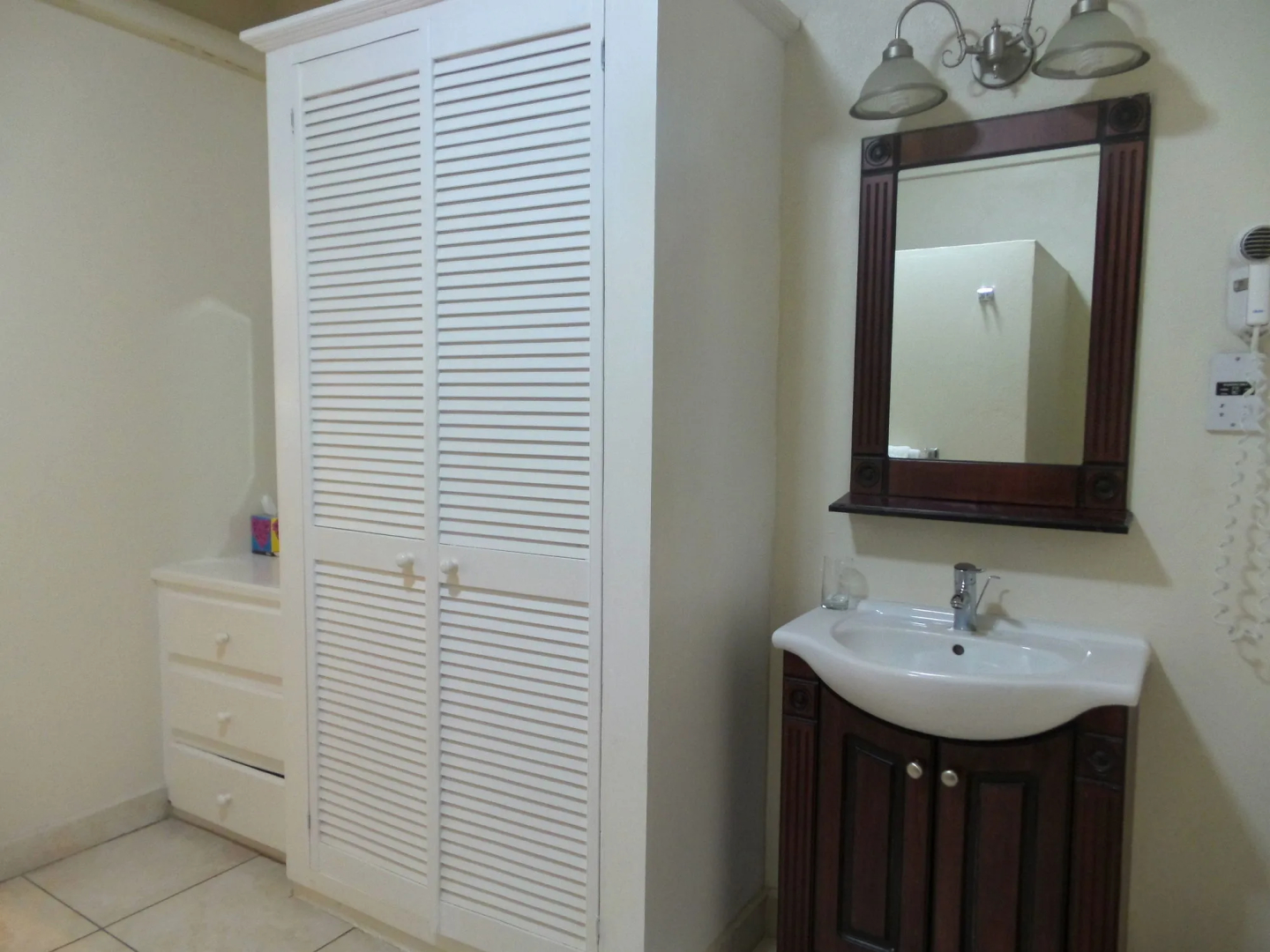 Grooms Beach Villa & Resort