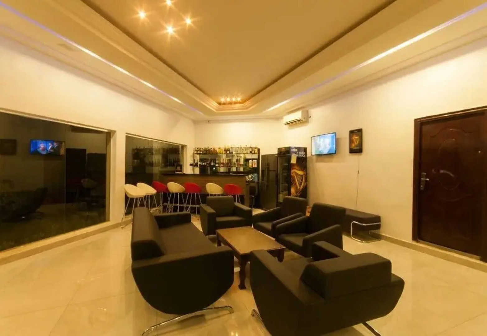 The Point Rayfield  Hotel