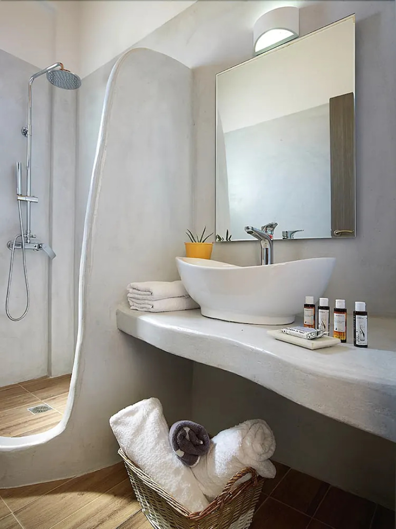 Lithos Luxury Rooms - Adults Only