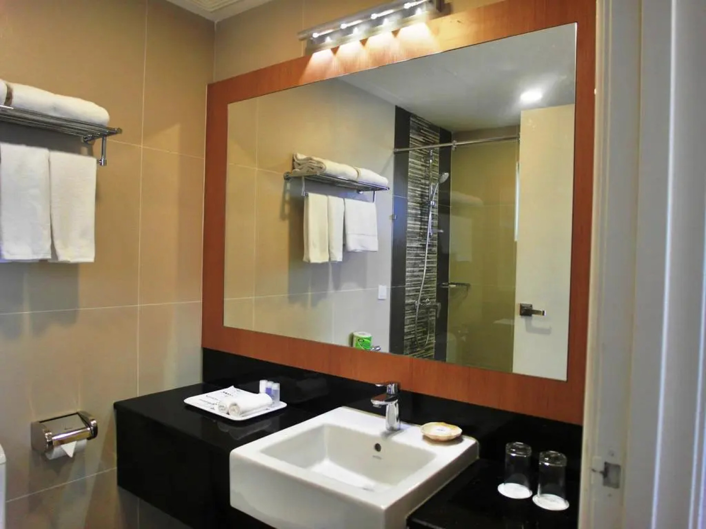 Costa Makhota (Family Homestay)