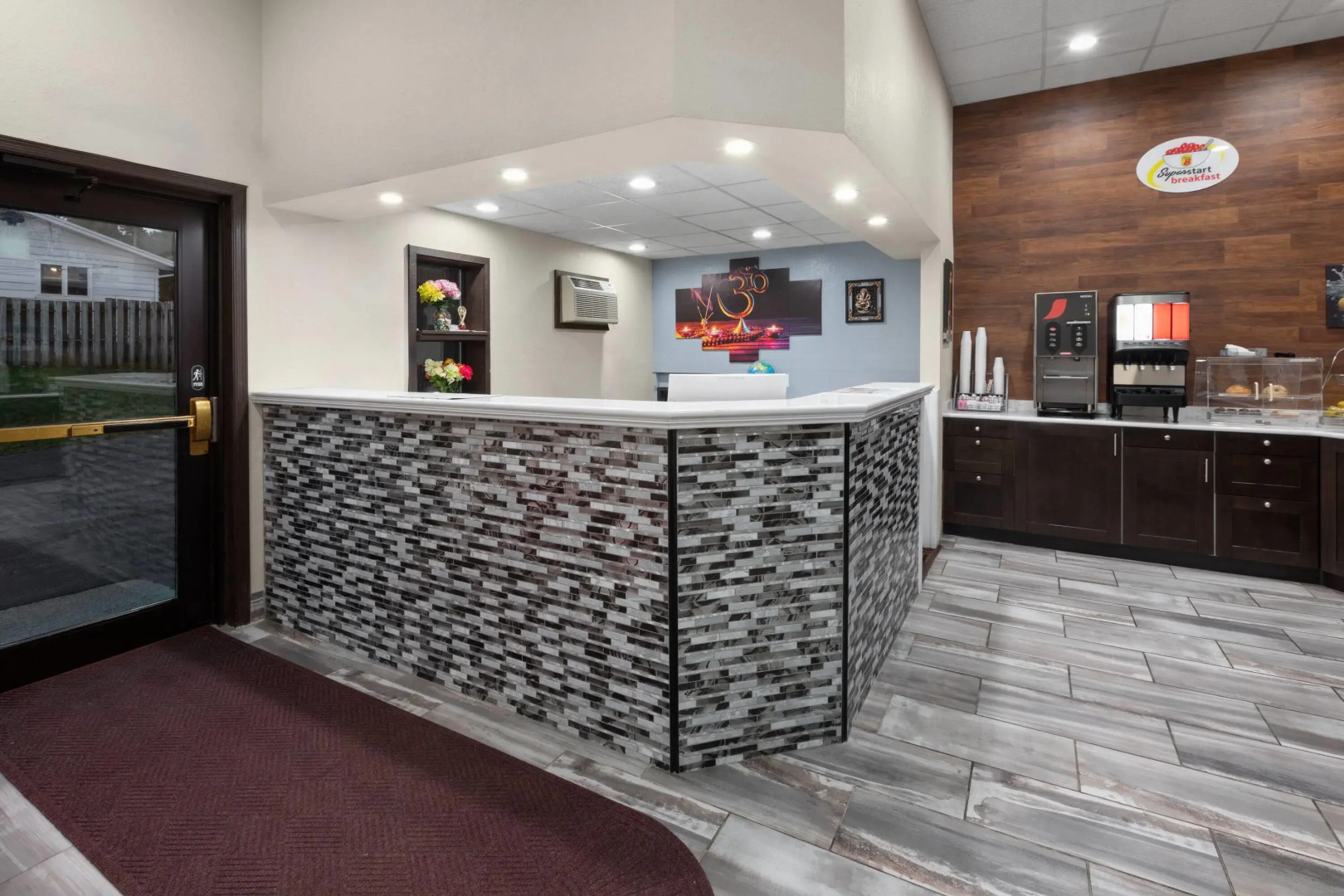 Super 8 by Wyndham Winona MN