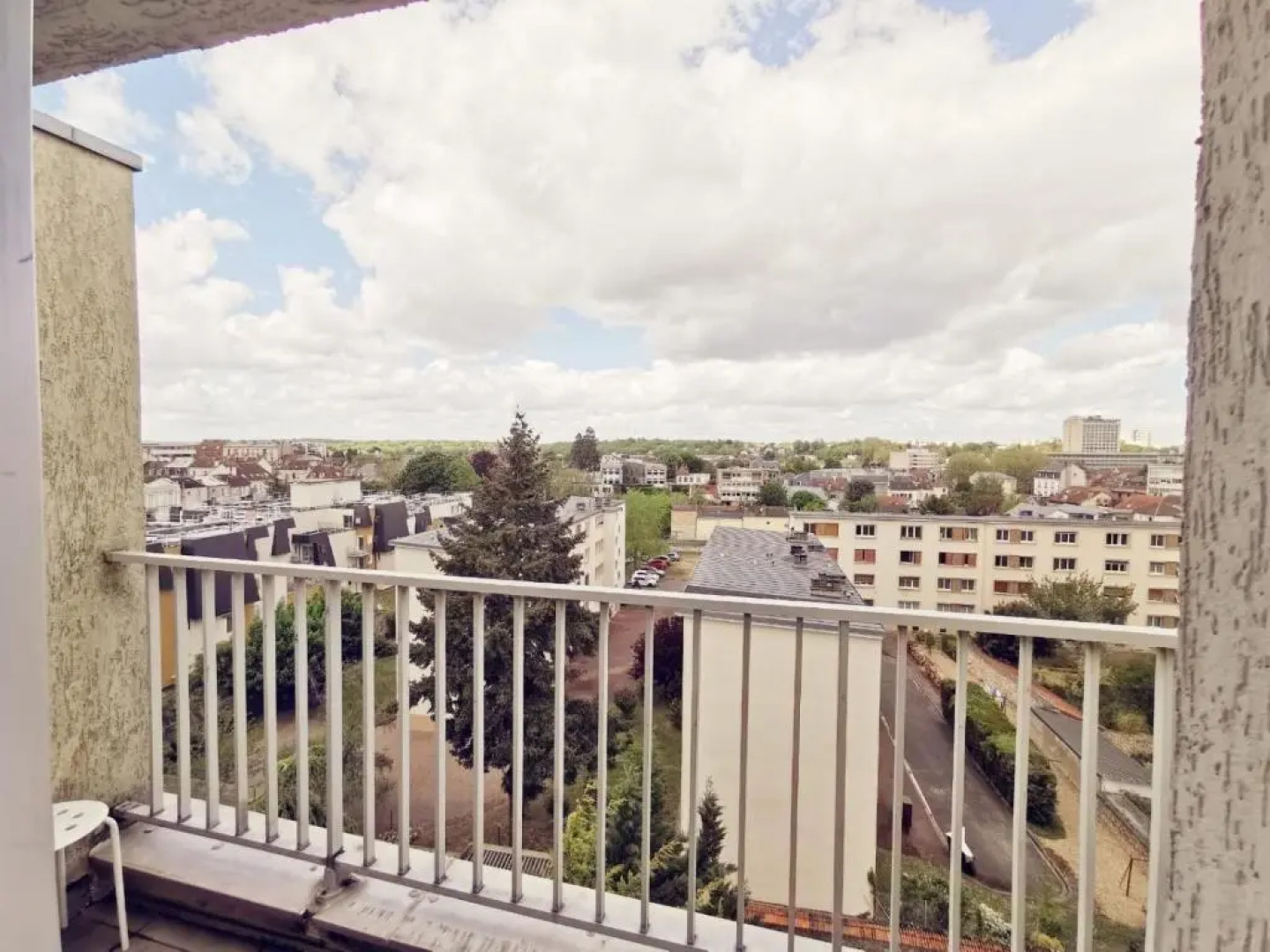 Suite Athéna - Melun gare RER - Balcon et parking