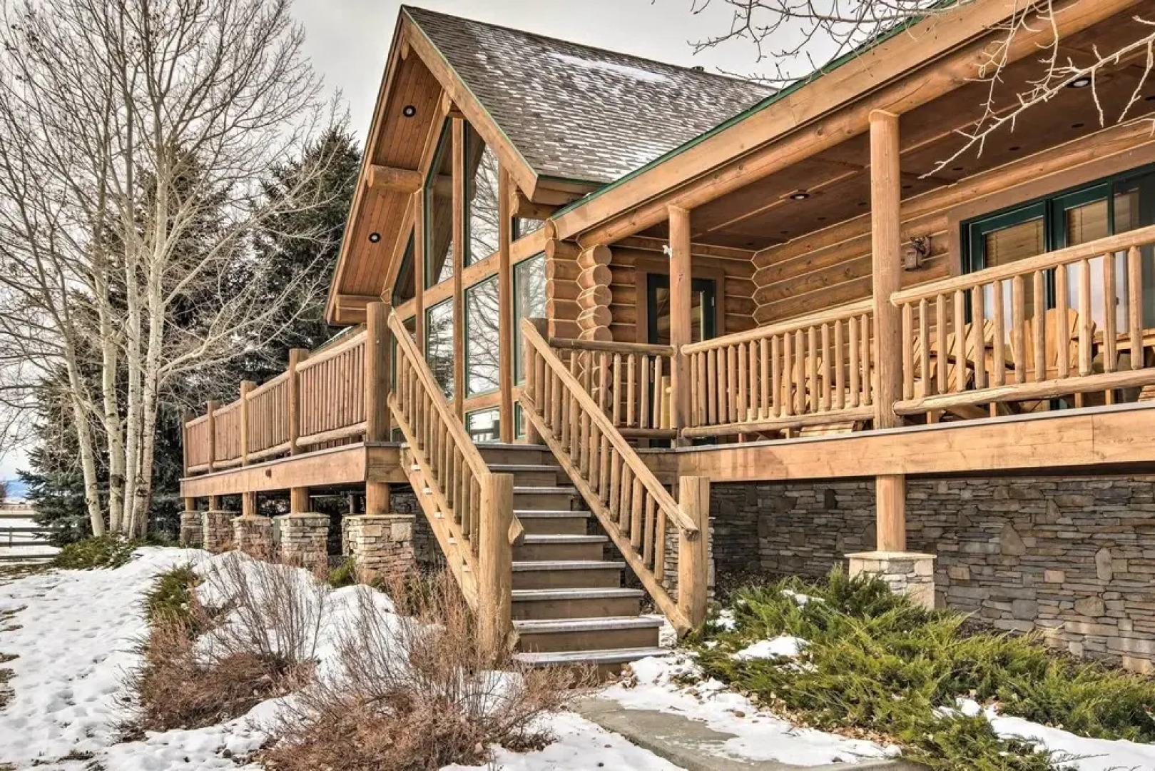 Rustic Livingston Home w/ Deck + Mtn Views!