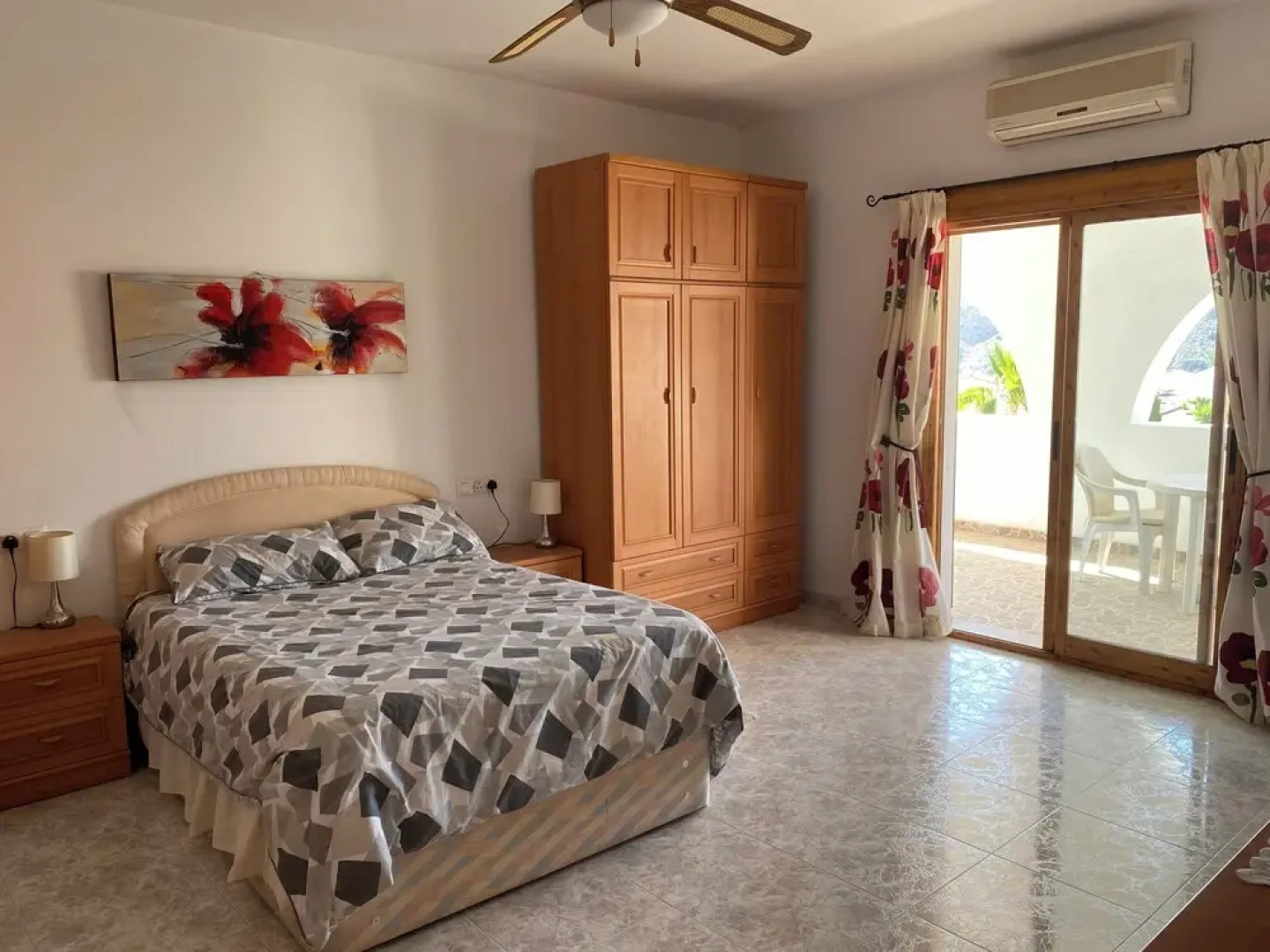 Luxury Beachfront Villa in La Perla