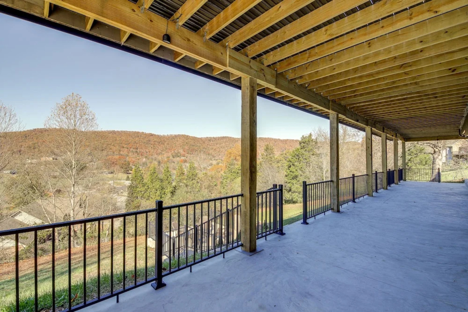 Lafollette Home: Community Pool & Mountain Views!