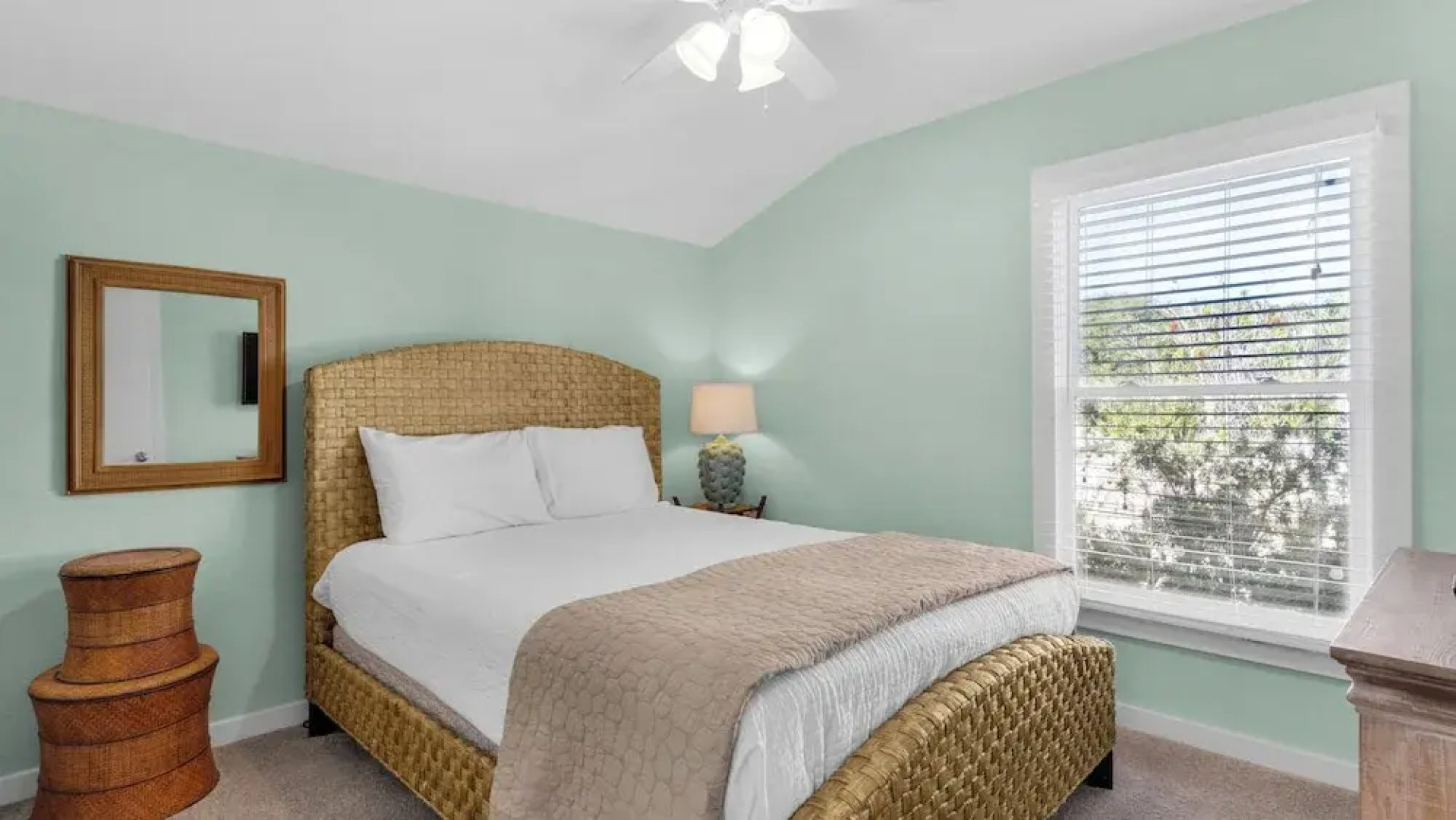 Your Ideal Beach Getaway With Private Pool, Game Room and Close to Beach!