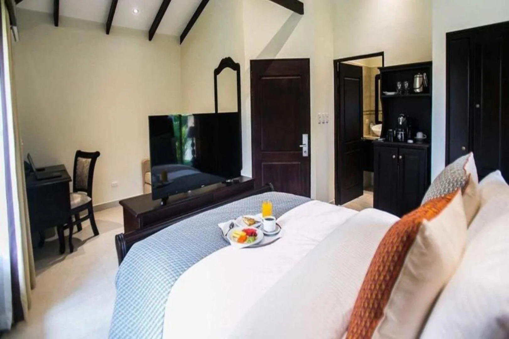 Sunset Del Mar Resort