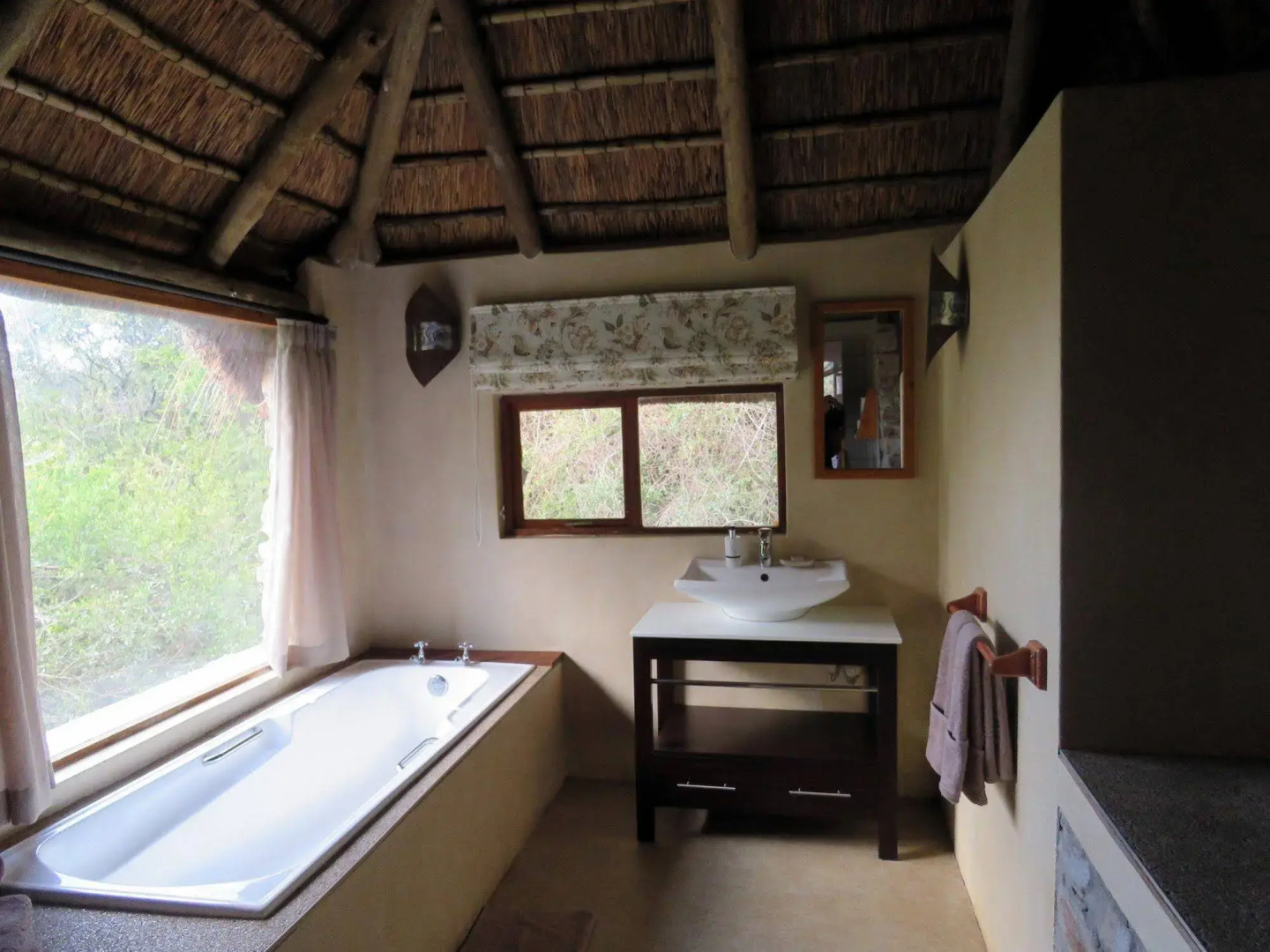 Woodbury Lodge - Amakhala Game Reserve