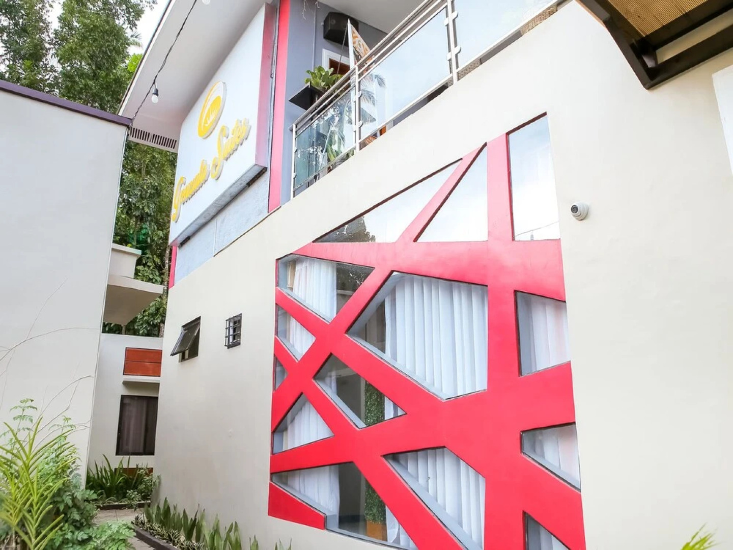 OYO 484 Gonzala Suites