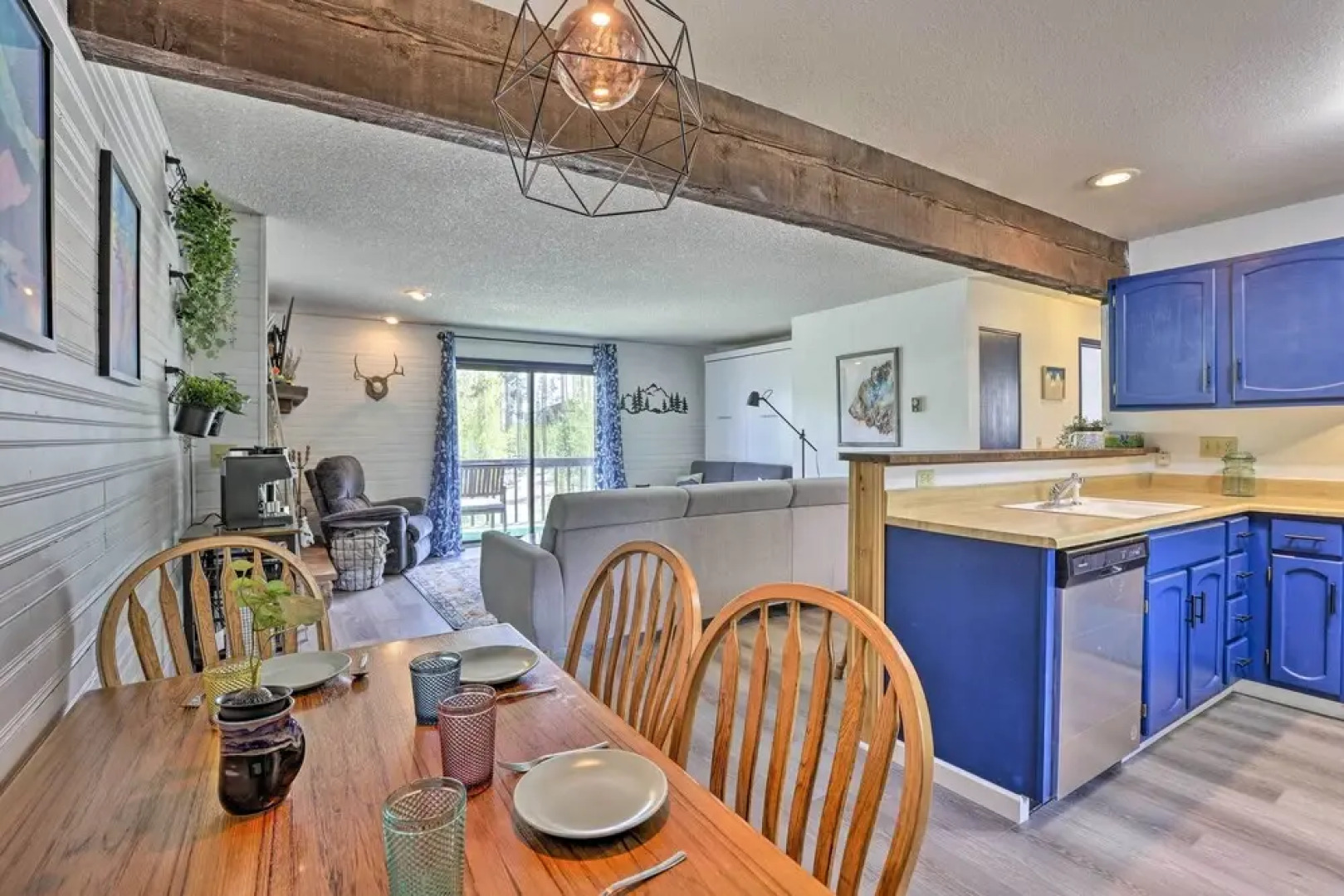 Grand Lake Condo w/ Mountain Views: Walk to Lake!