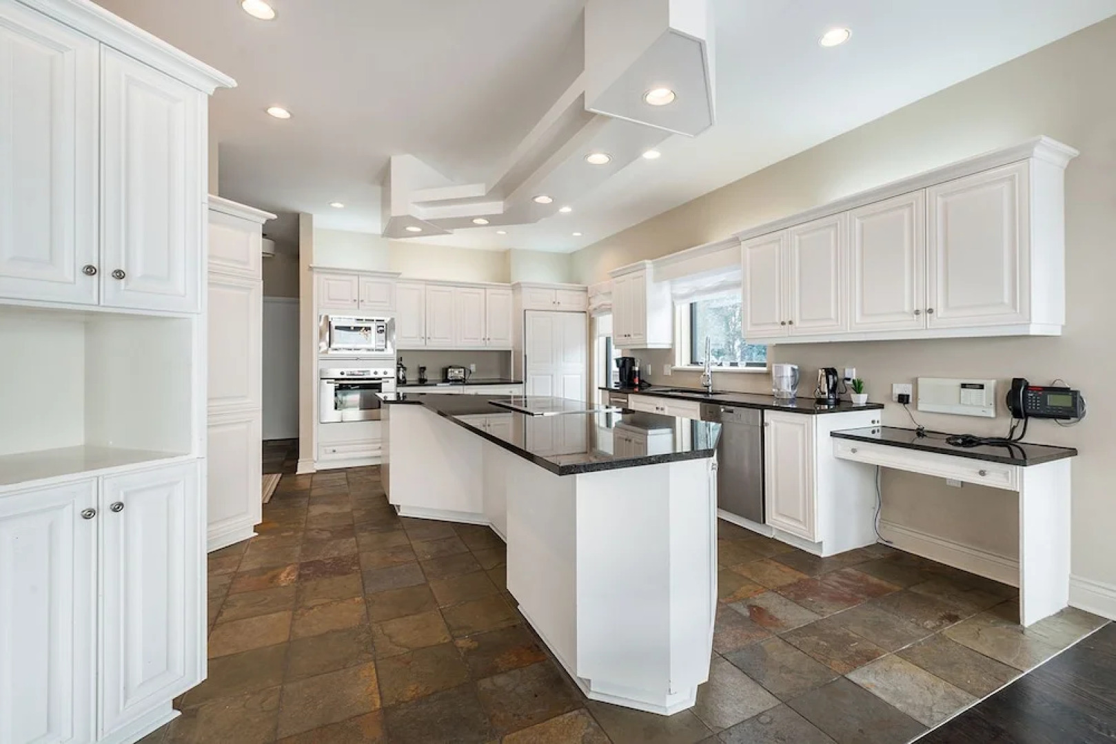 Modern Luxury Furnished, Surrounding St-Lawrence River View, Tranquil