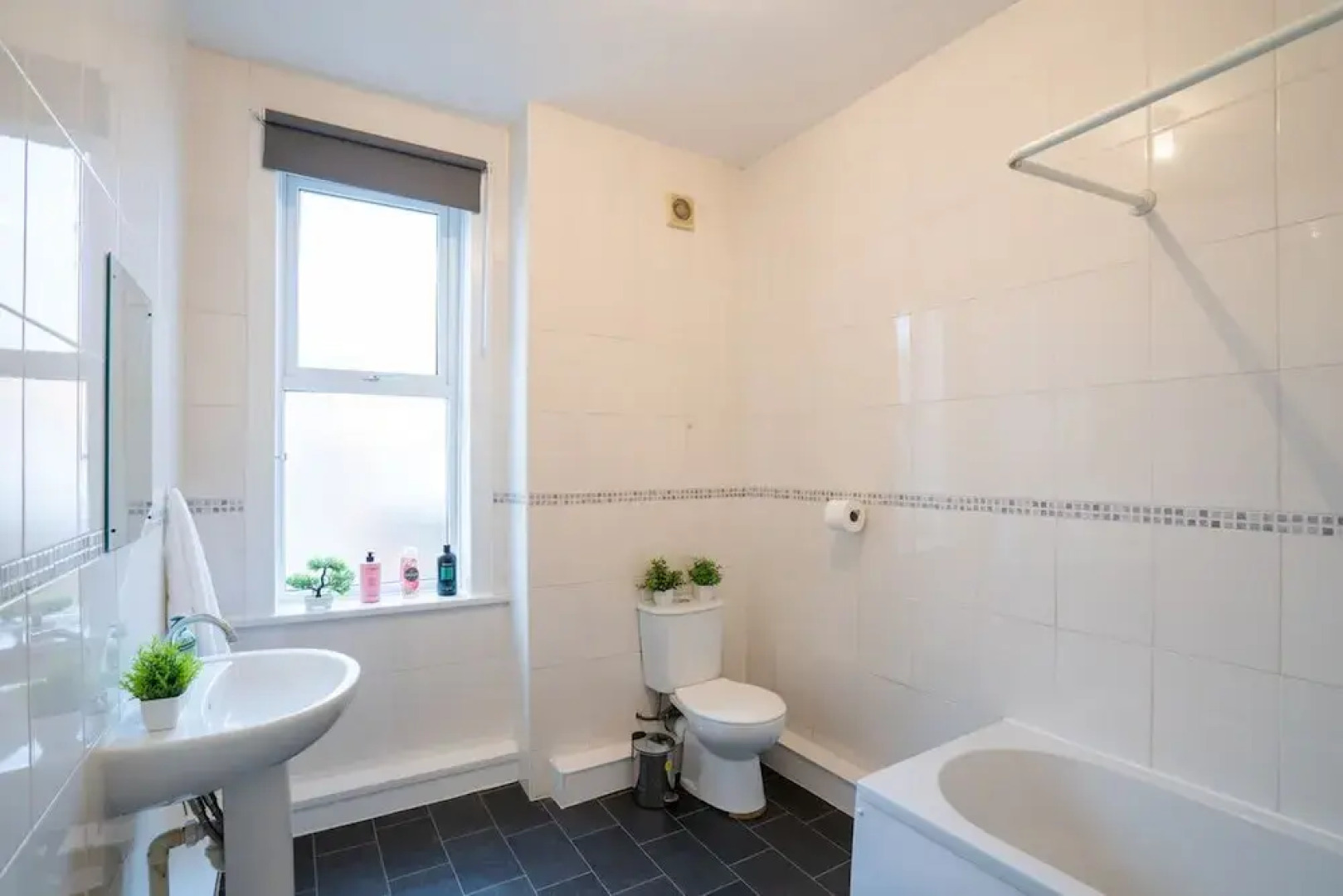 4bedrooms-3bath-9beds-wallsend