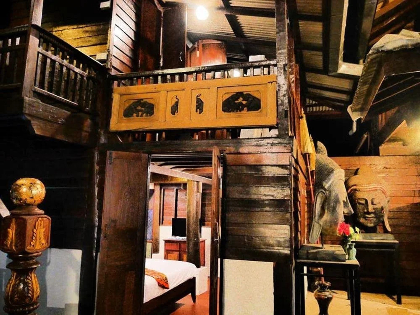 Boon Home Stay Arts and Crafts