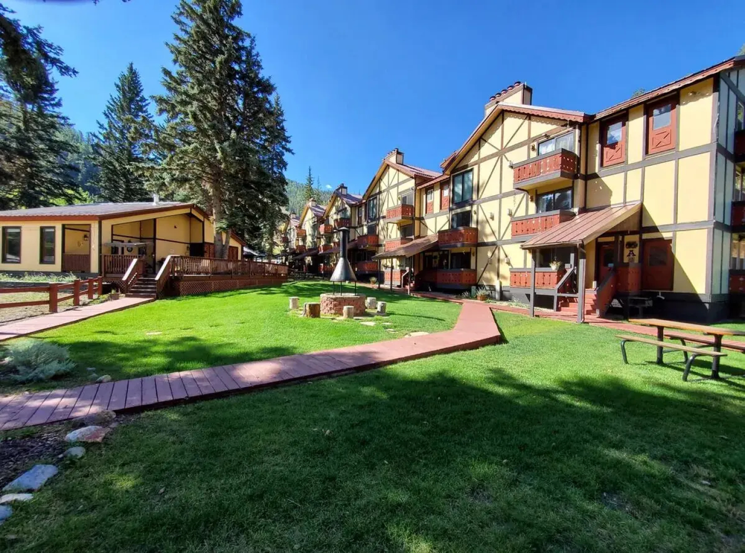 Auslander Condominiums