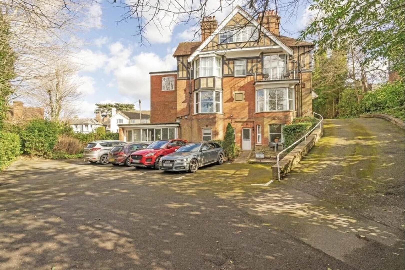Stunning Large 1-bed Apartment in Tunbridge Wells