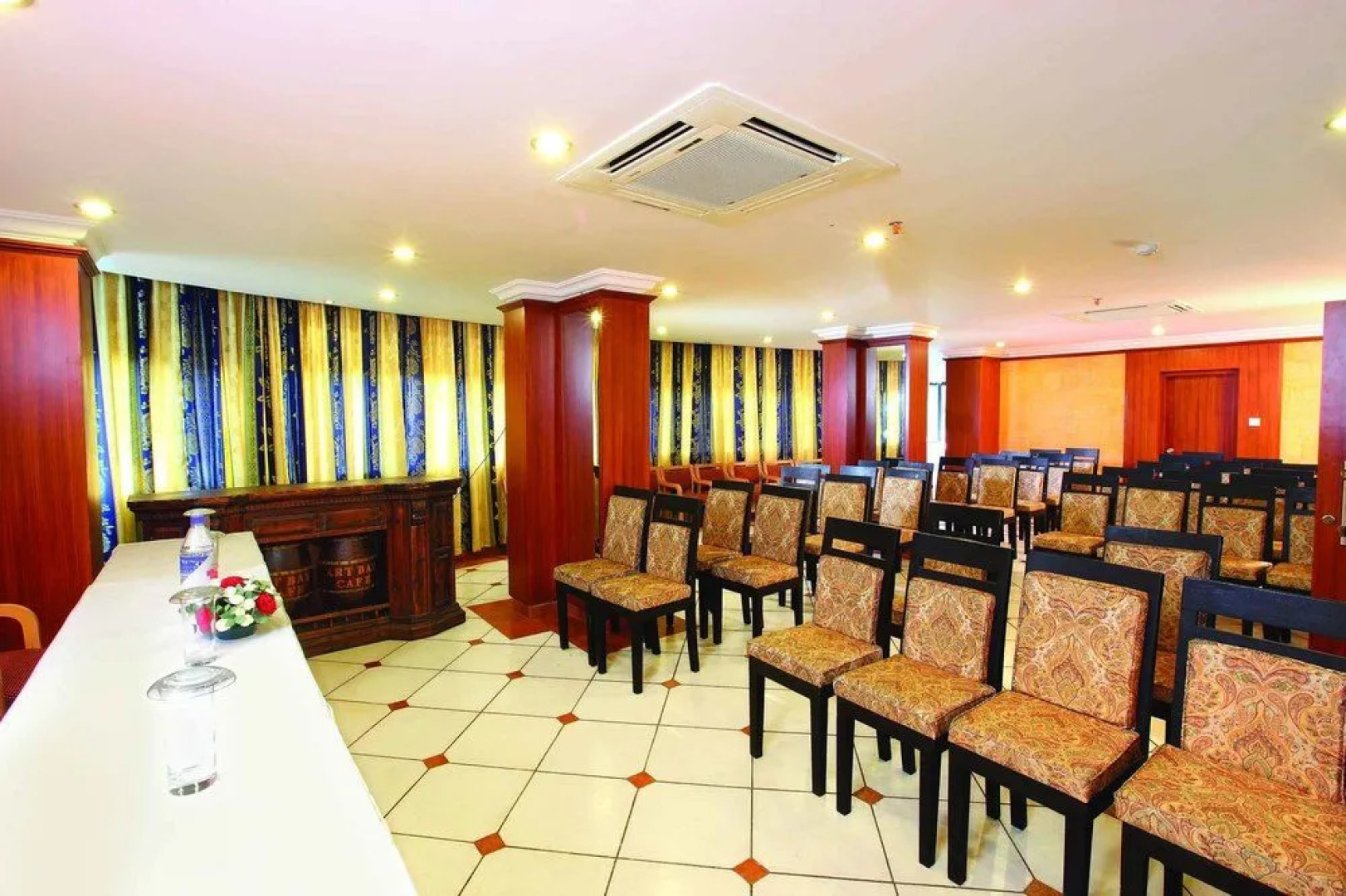 Emarald Hotel Cochin