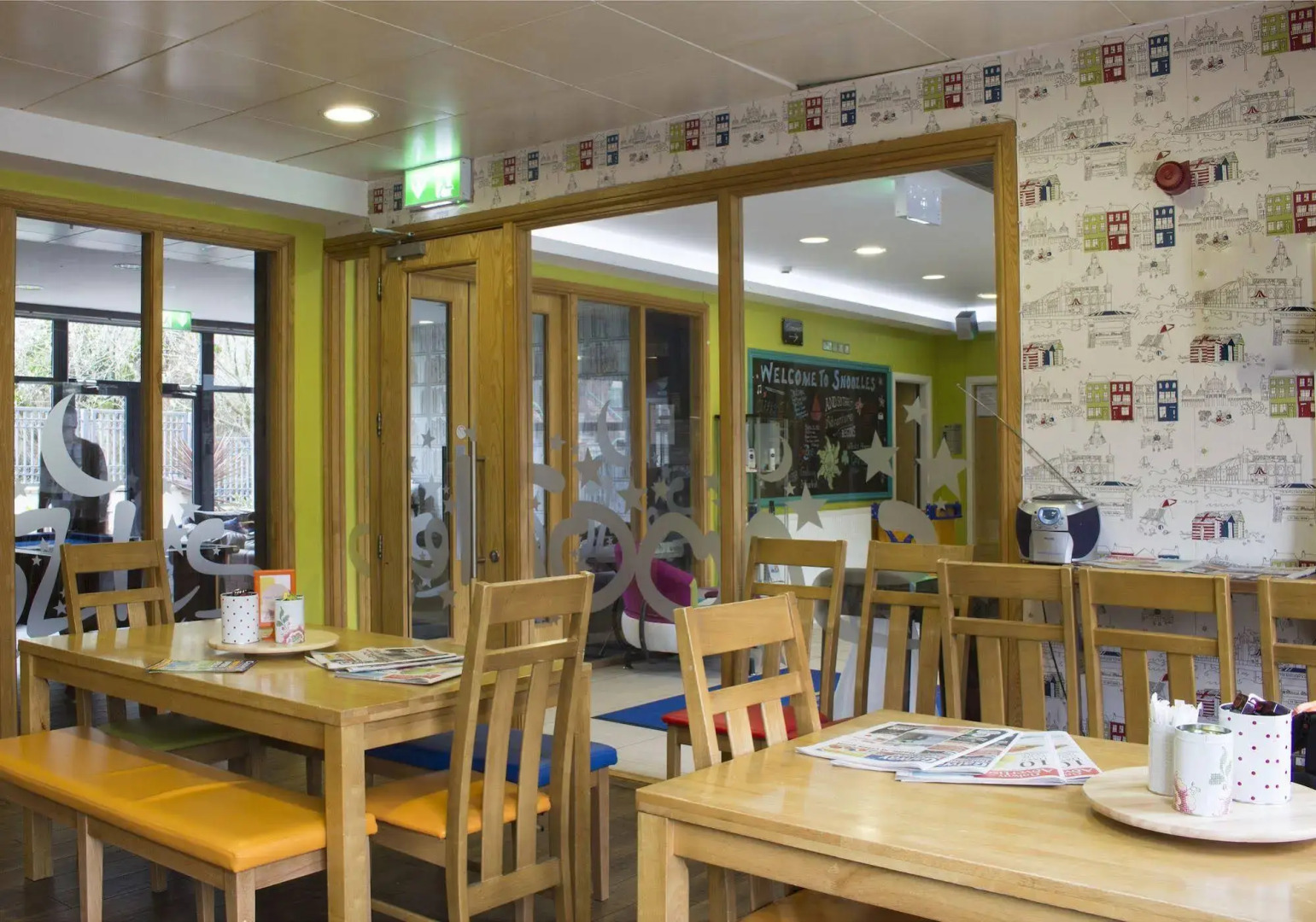 Snoozles Tourist Hostel