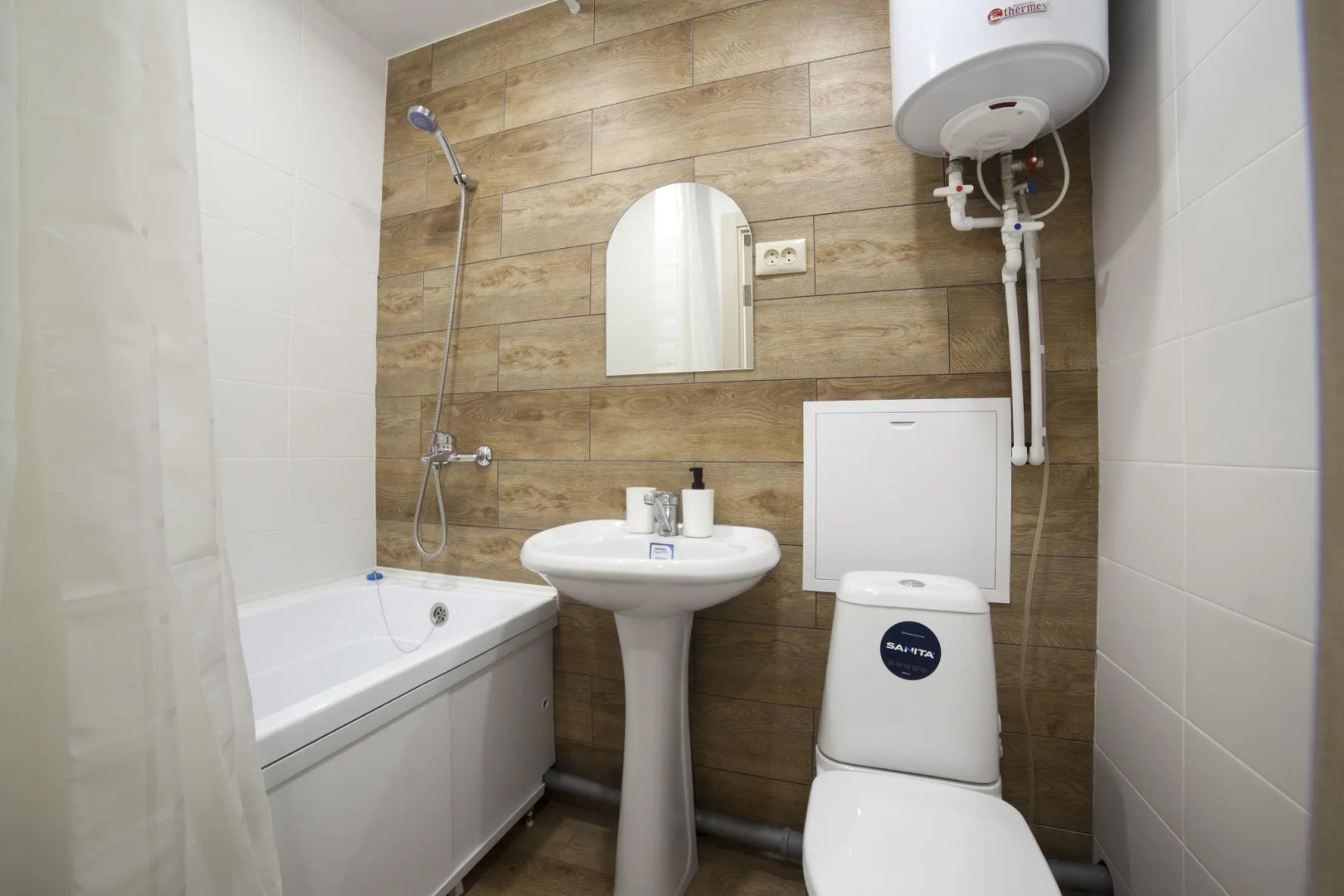 Диван и Чемодан на ул. Серафимовича, 1/4