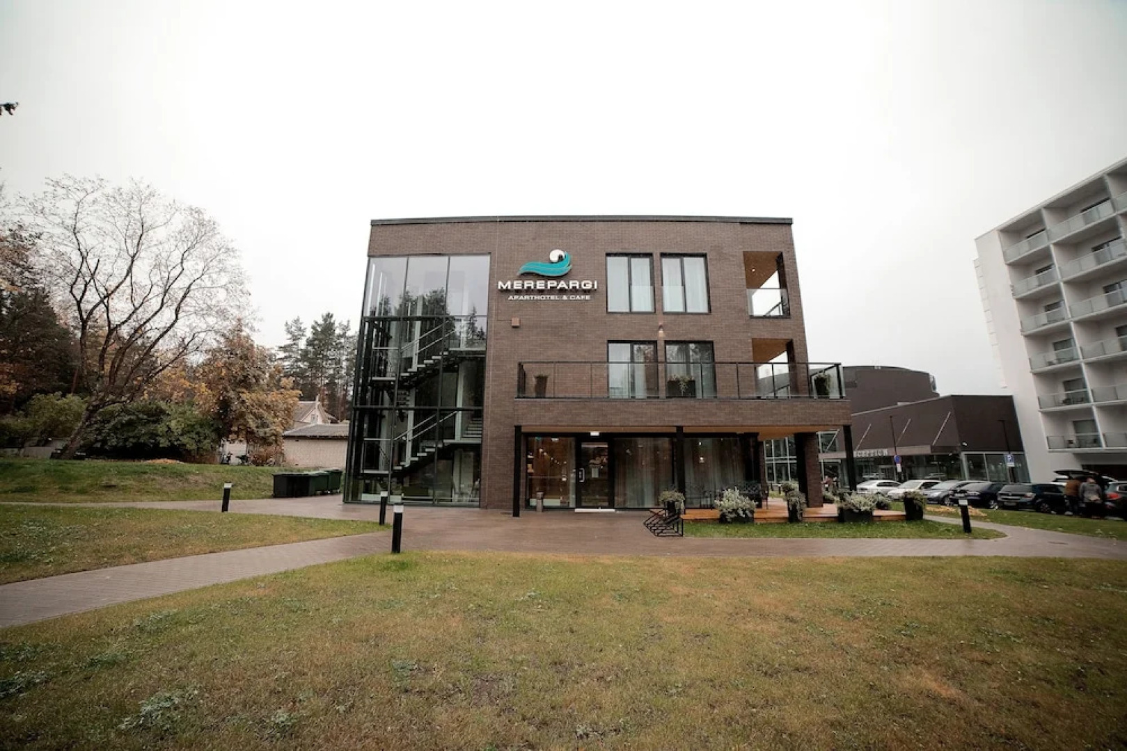 Merepargi ApartHotel & Cafe