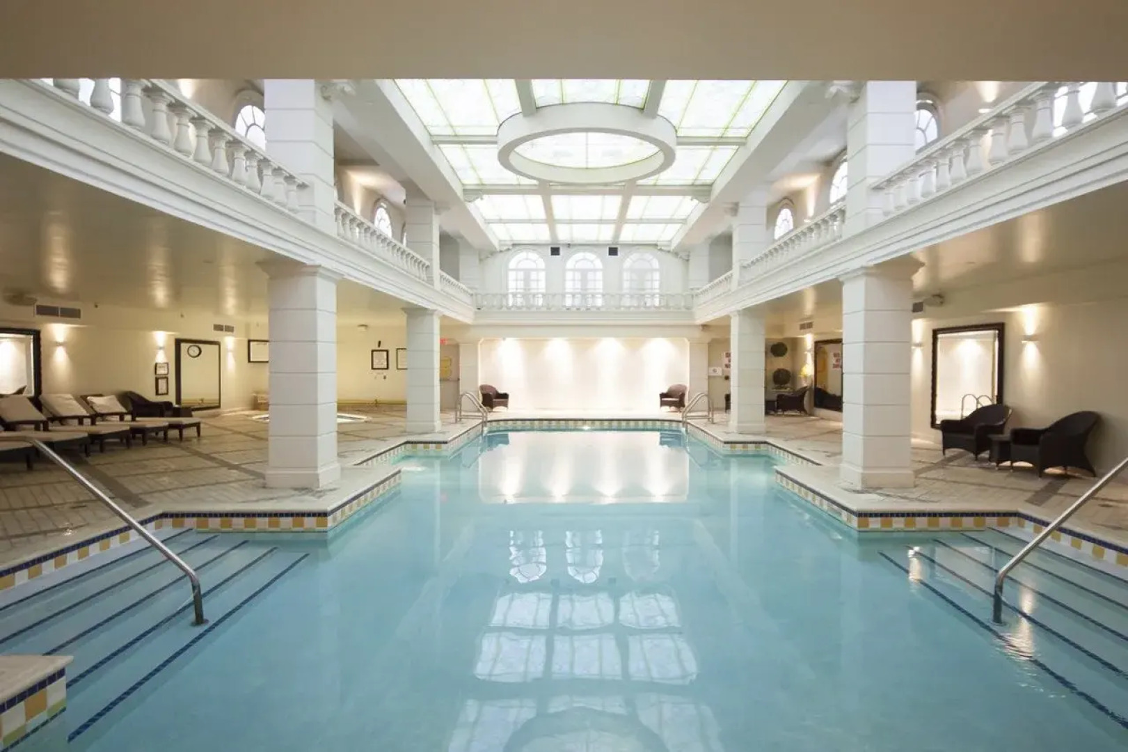 Grand Hotel & Suites