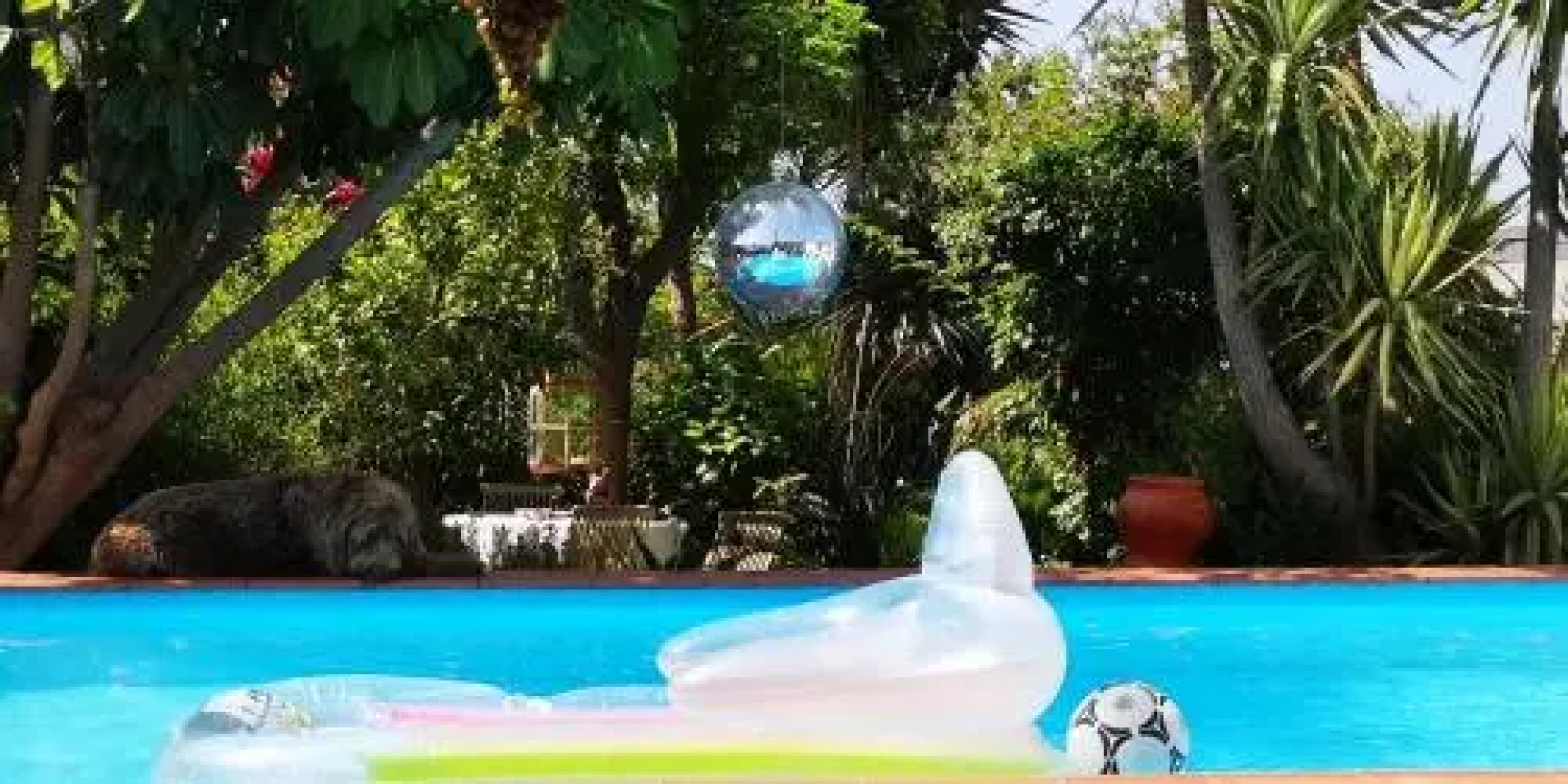 Costa Tropical Oasis