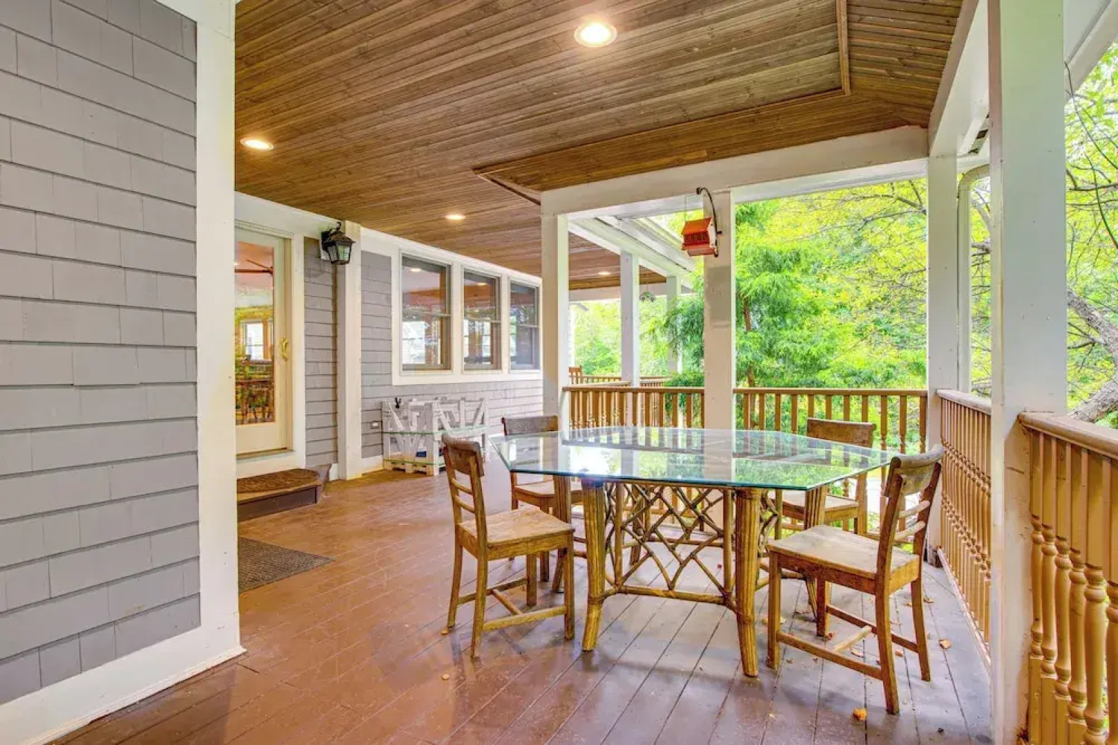 Deck For Entertaining: Belmont Group Getaway