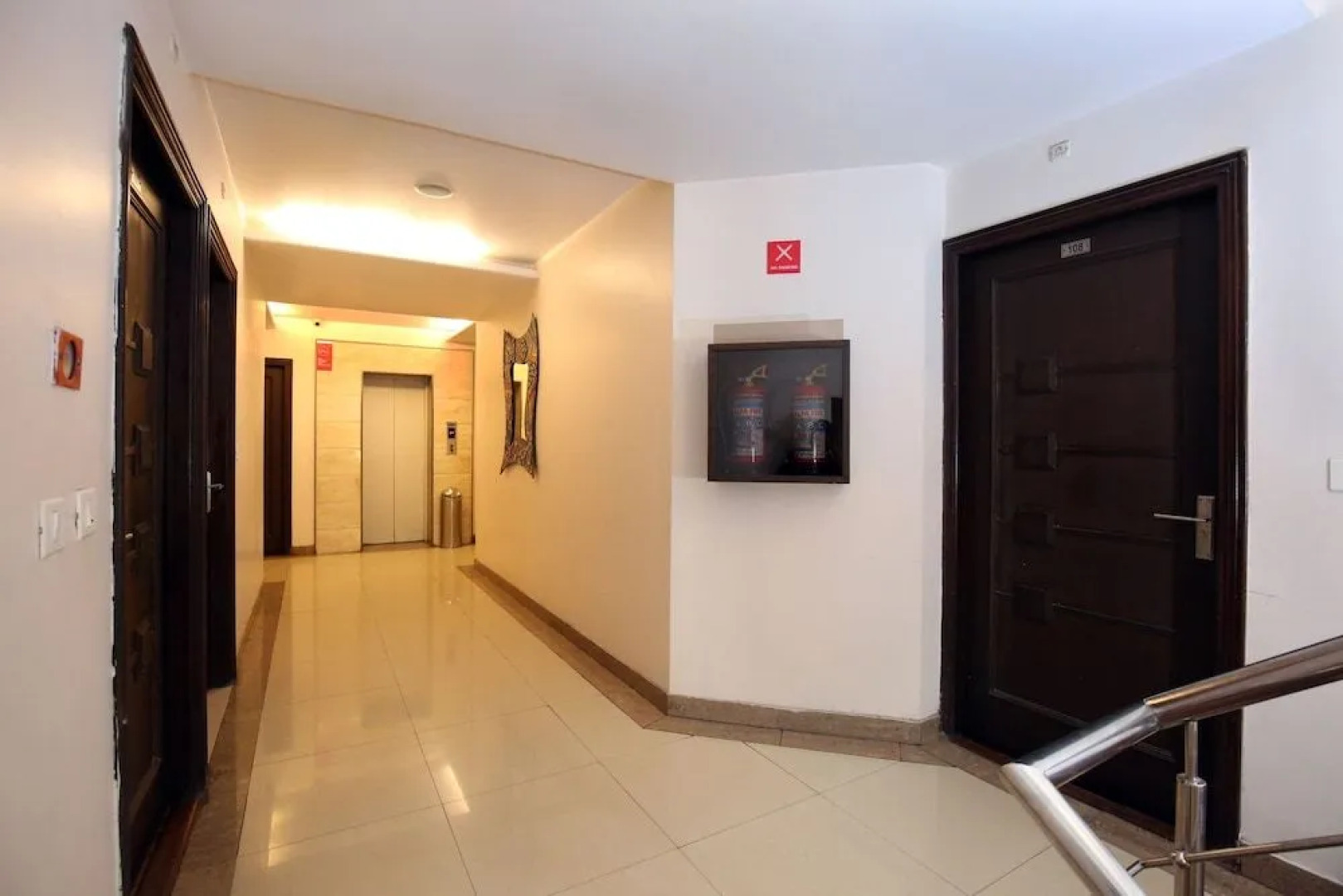 OYO Flagship 113 Golden Temple Road