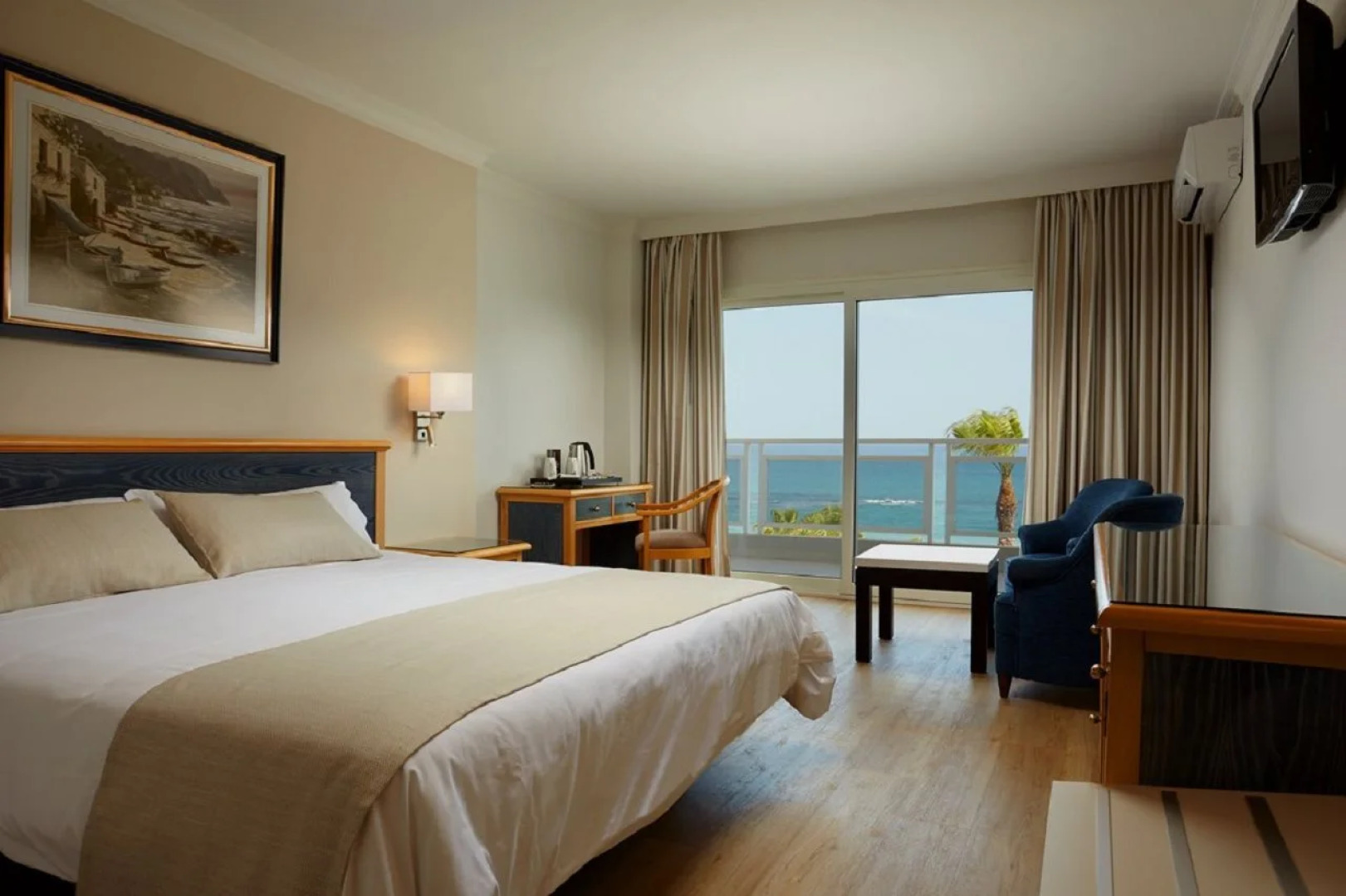 Hotel Las Arenas, Affiliated by Meliá