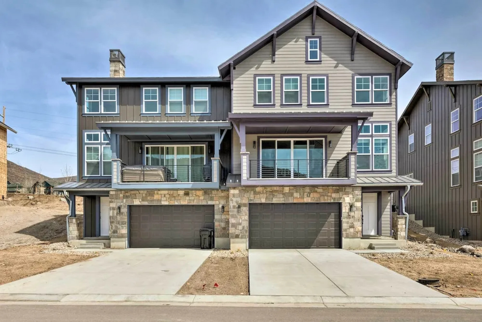 Inviting Hideout Townhome w/ Balcony & Lake Views!