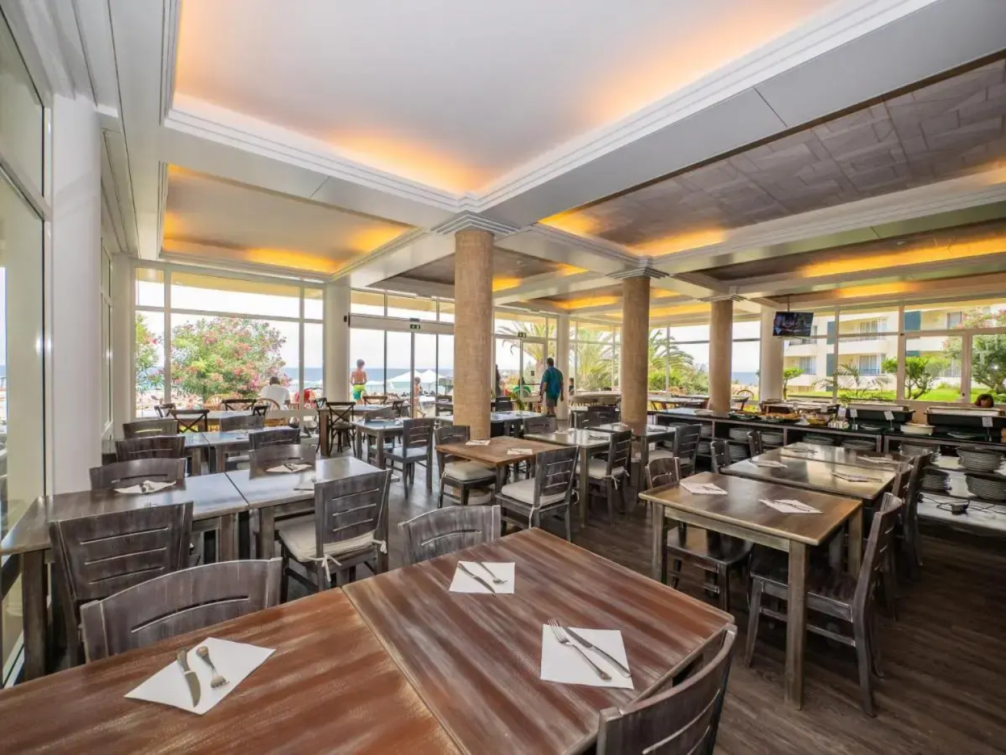 Vila Baleira Suites
