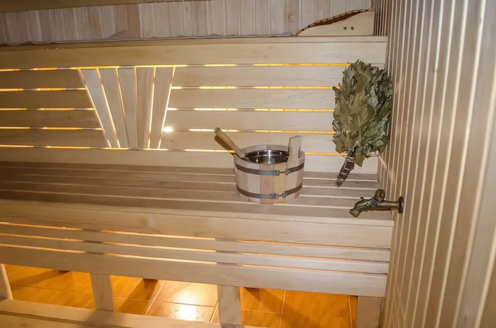 Загородный отель «Лесное озеро»