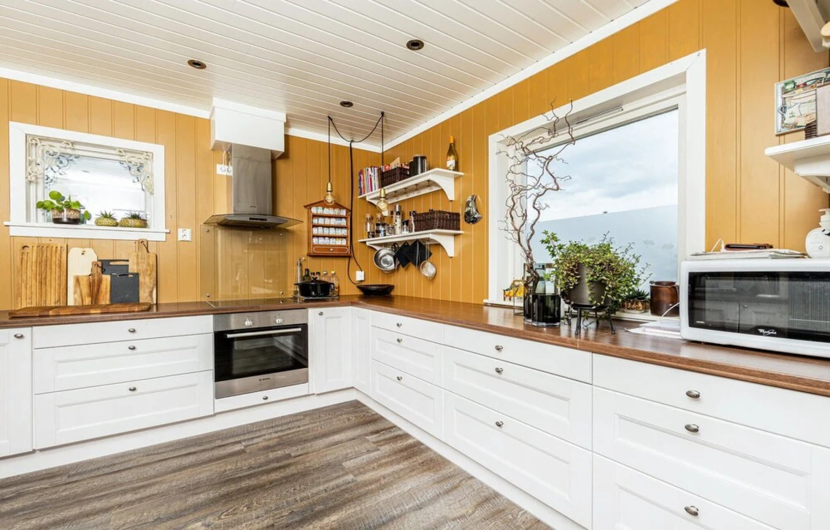 Stunning Home in Vestnes With 3 Bedrooms and Wifi