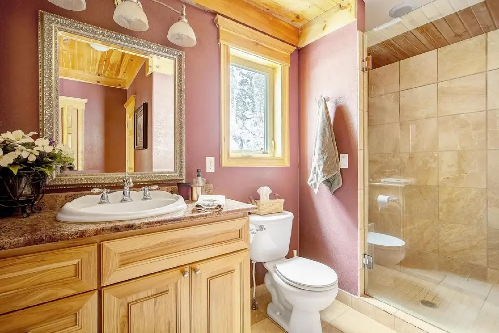 Secluded & Spacious Mountain Getaway