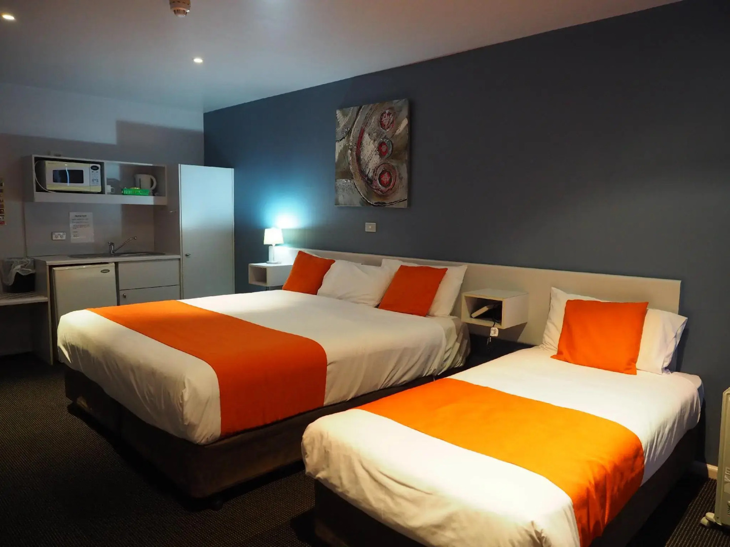 Waterfront Lodge Motel