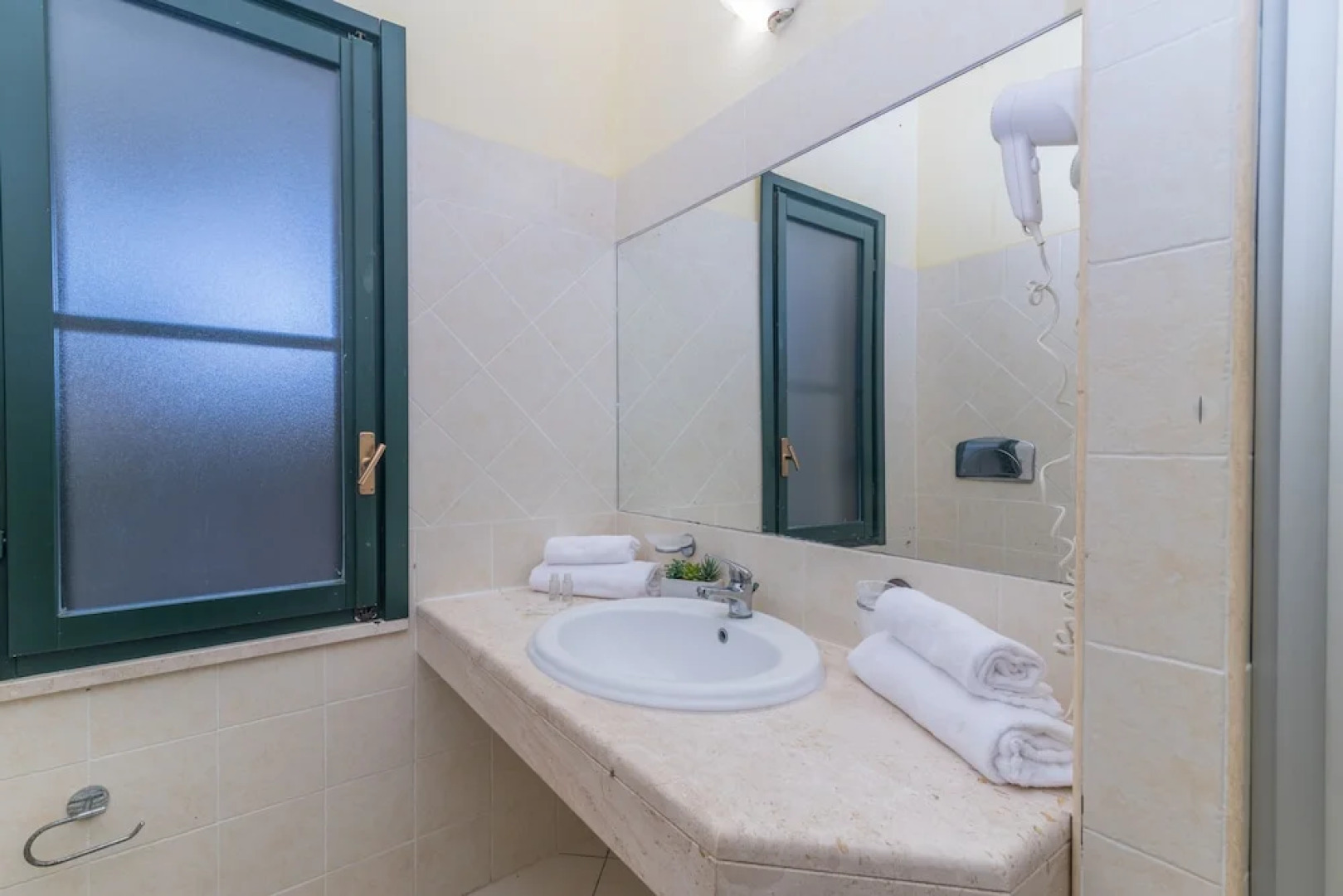 13 Ala Birdi Cottage 150m From The Beach