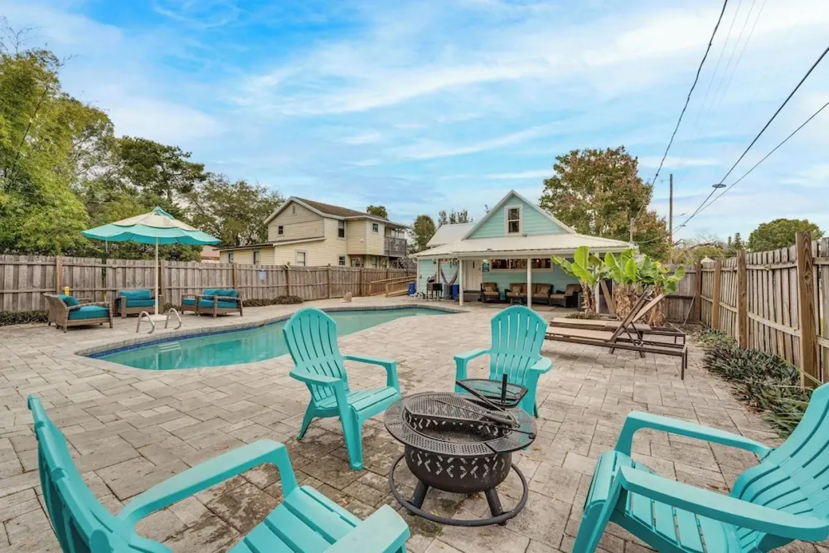 Family Home w/ Private Pool: 24 Mi to Disney!