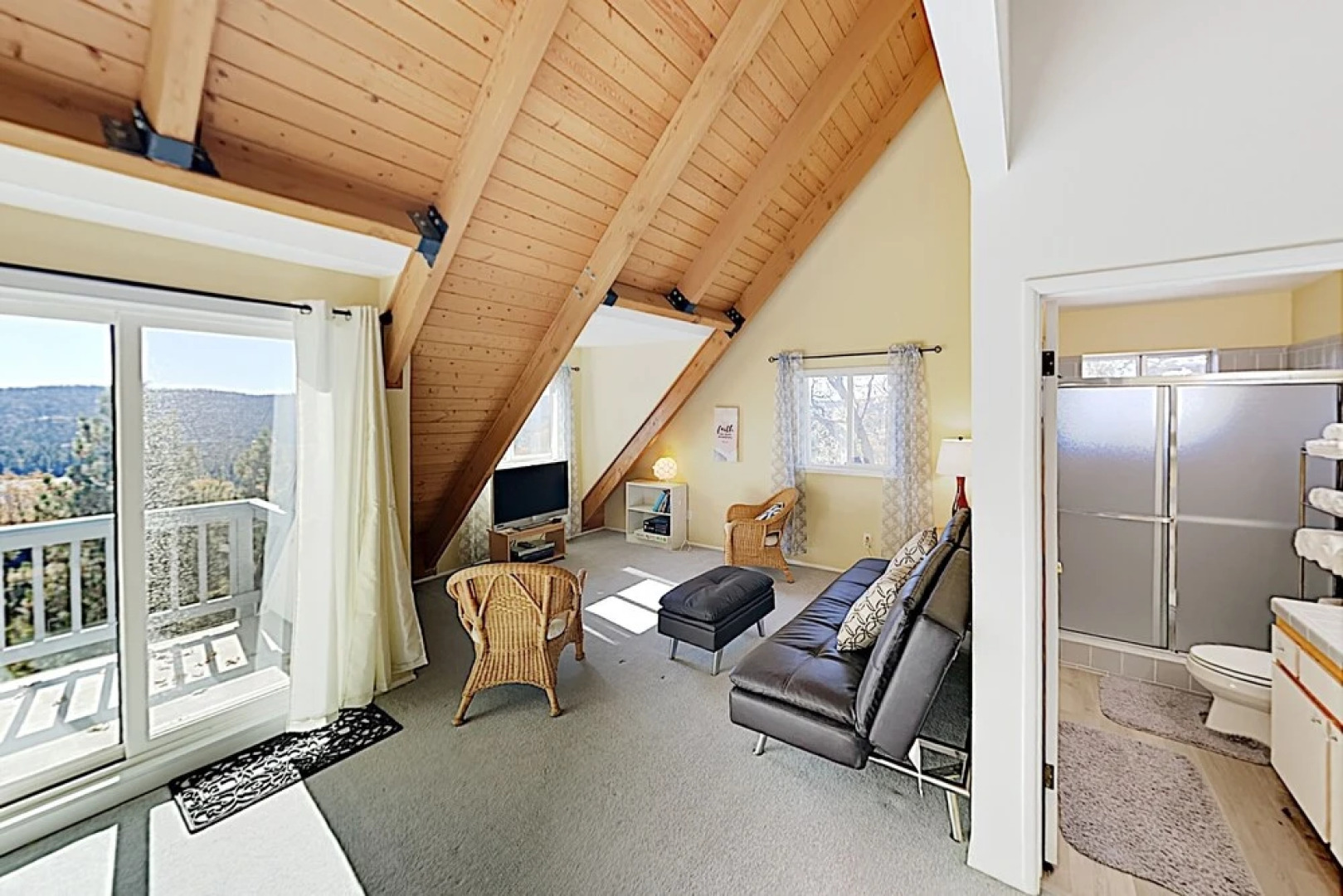 Beautiful Retreat: Lake/Mountain Views & Game Room home