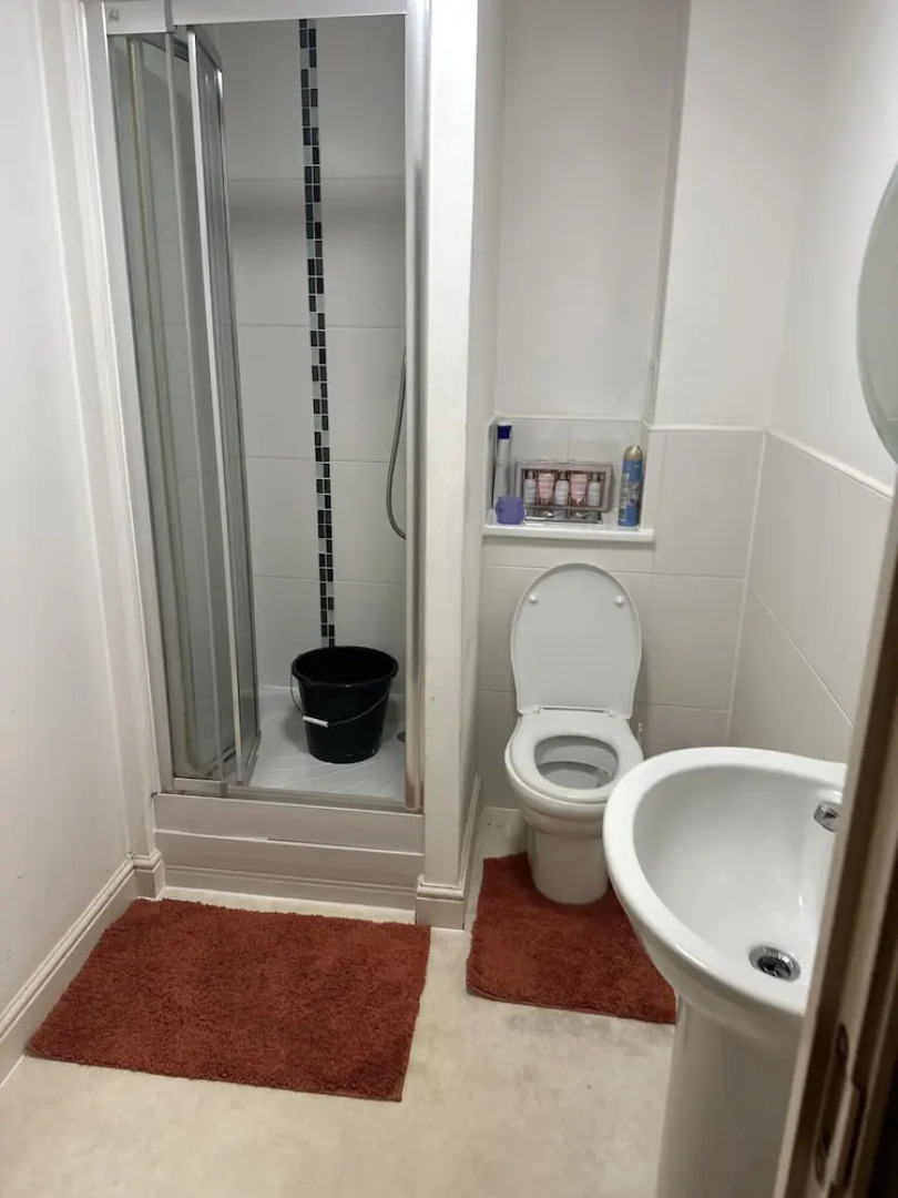 Immaculate 2-bed Apartment in Greenhithe