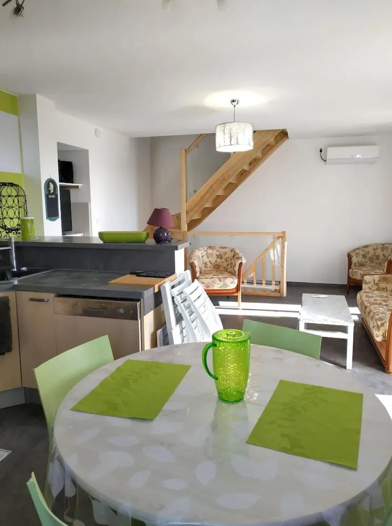 House With 2 Bedrooms in Lot, With Pool Access, Furnished Garden and W