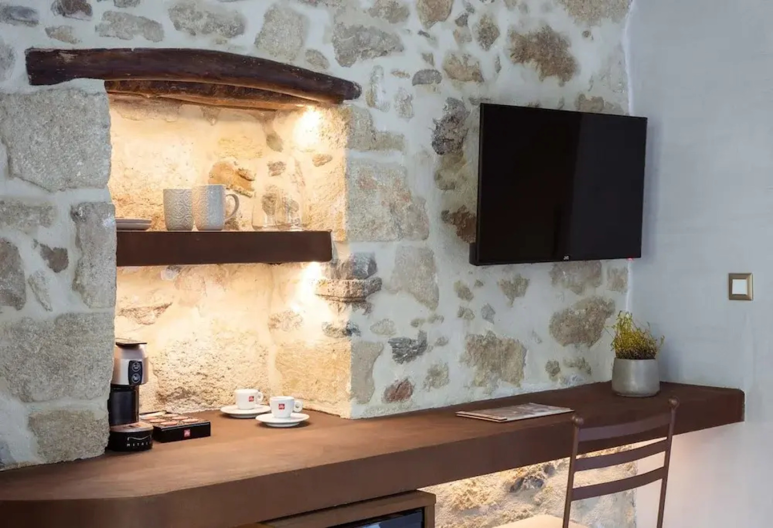 Inotropes Boutique Suites - Adults Only