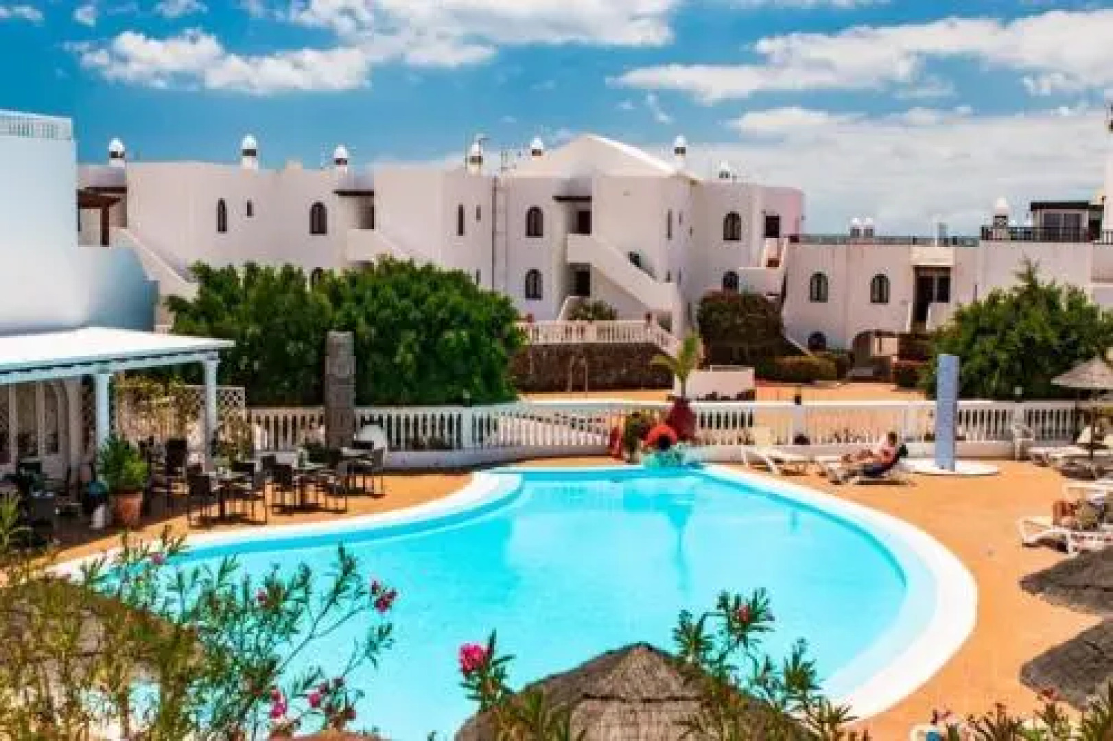 Duplex Sea & Pool views