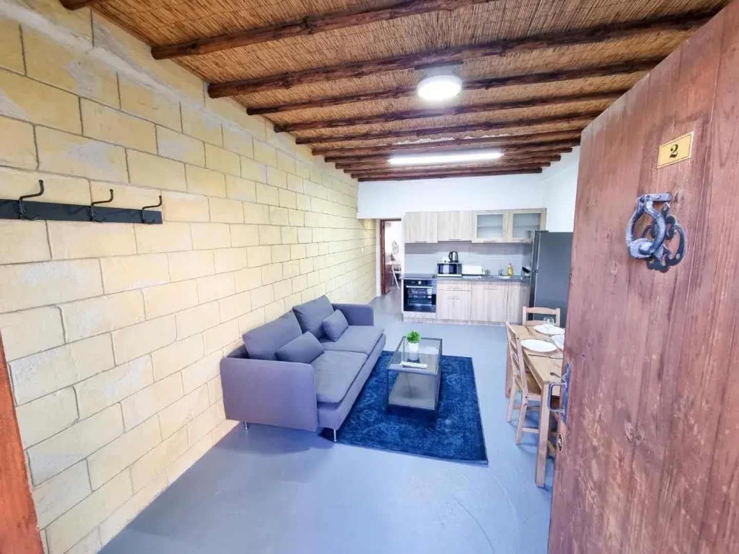 Mountains Retreat Rooms & Suites