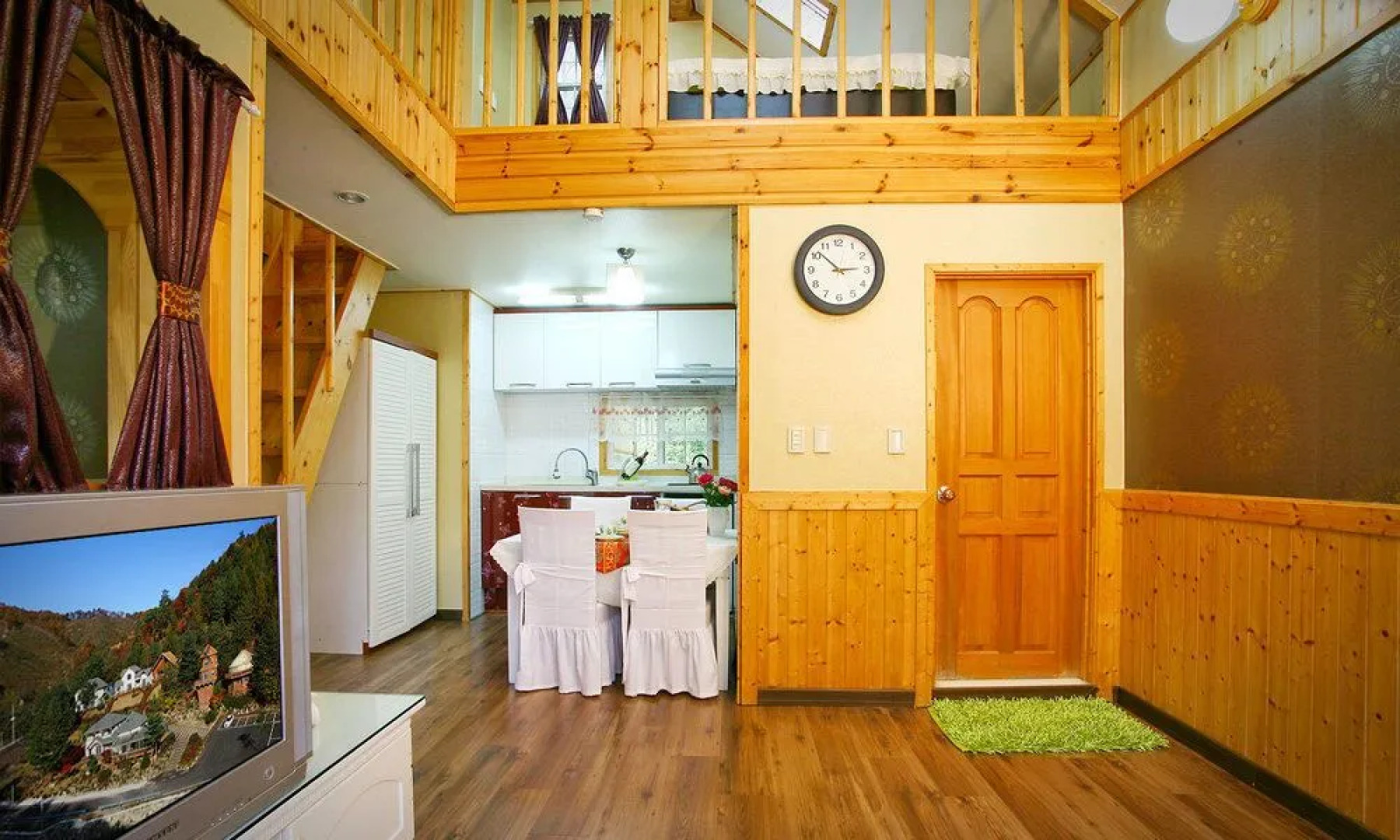 Spring Summer Fall Winter Pension